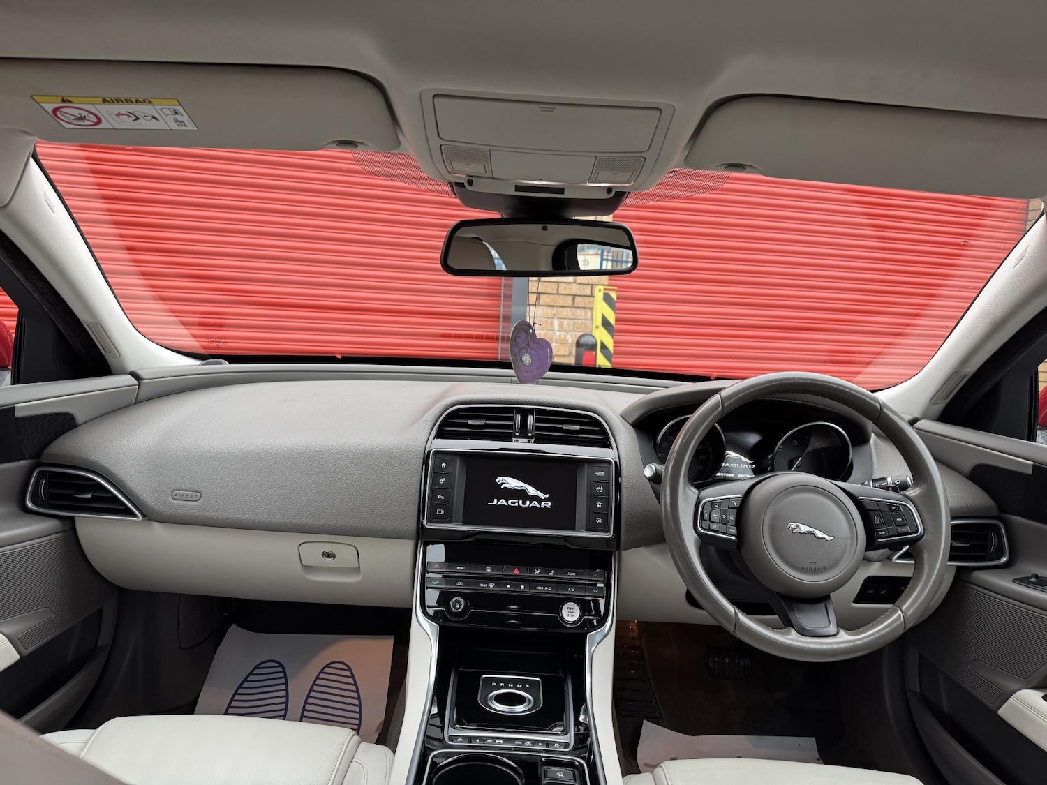 Used Jaguar XE 2015 for sale - 77148157: Photo 48