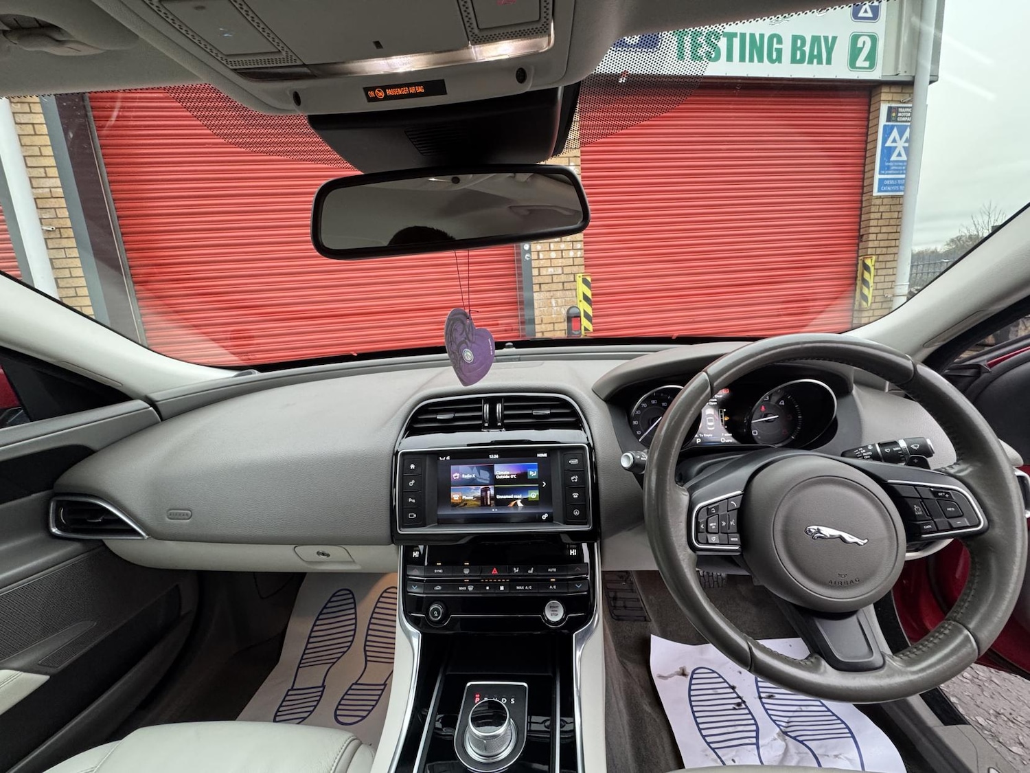 Used Jaguar XE 2015 for sale - 77148157: Photo 52