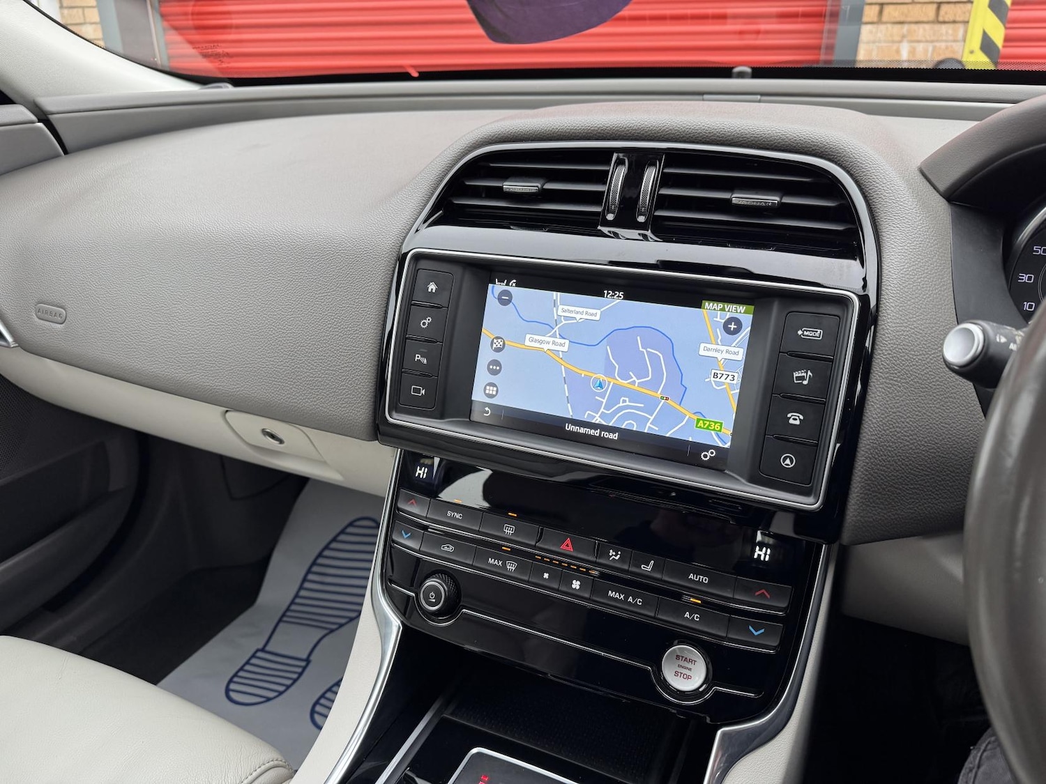 Used Jaguar XE 2015 for sale - 77148157: Photo 55