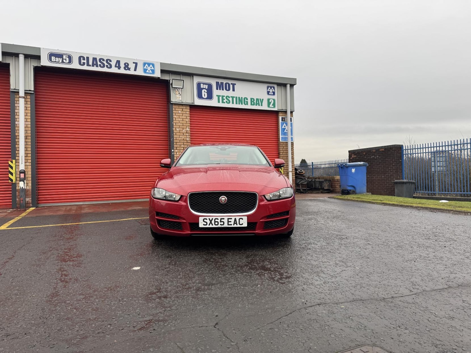 Used Jaguar XE 2015 for sale - 77148157: Photo 6