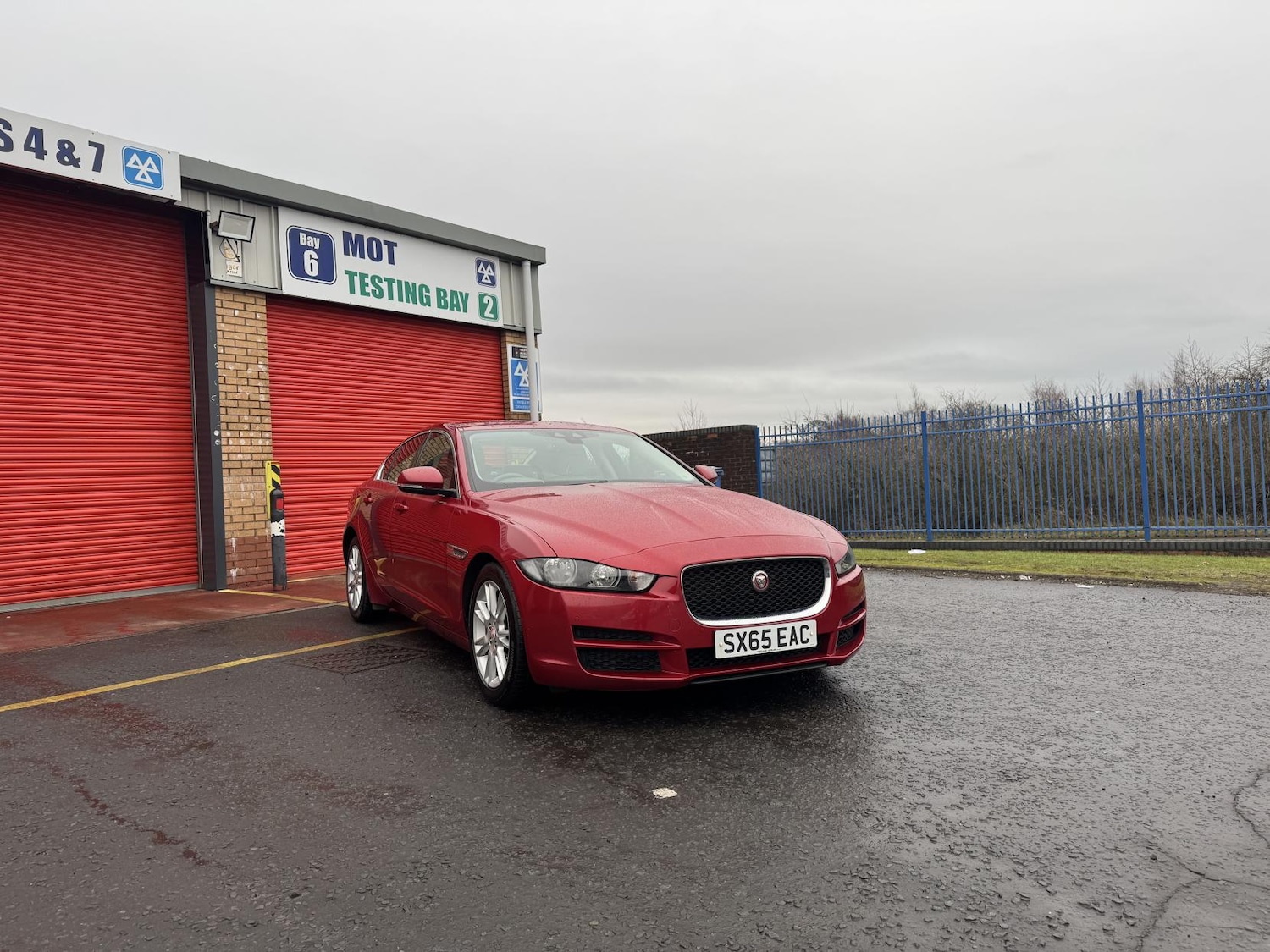 Used Jaguar XE 2015 for sale - 77148157: Photo 7