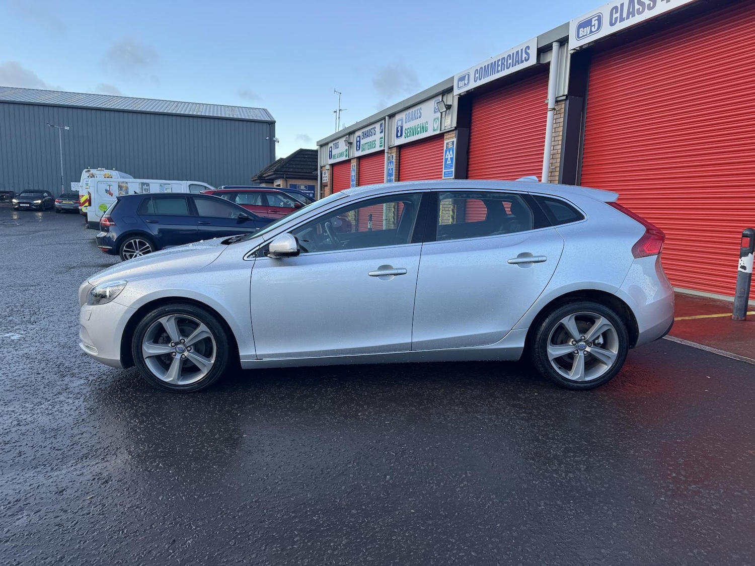 Used Volvo V40 2013 for sale - 77220470: Photo 11