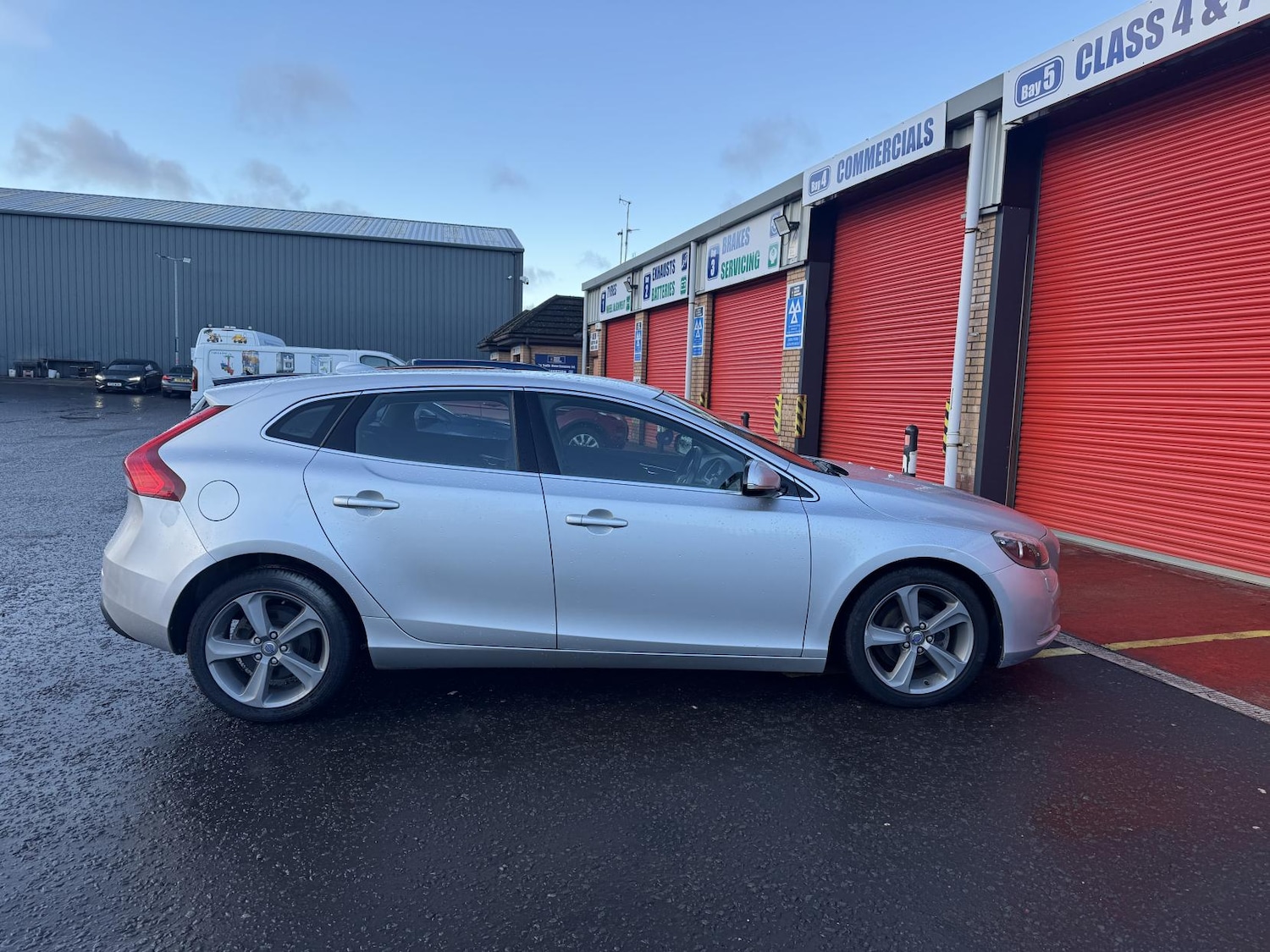Used Volvo V40 2013 for sale - 77220470: Photo 15