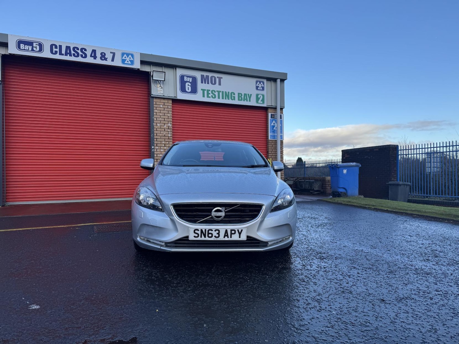 Used Volvo V40 2013 for sale - 77220470: Photo 2