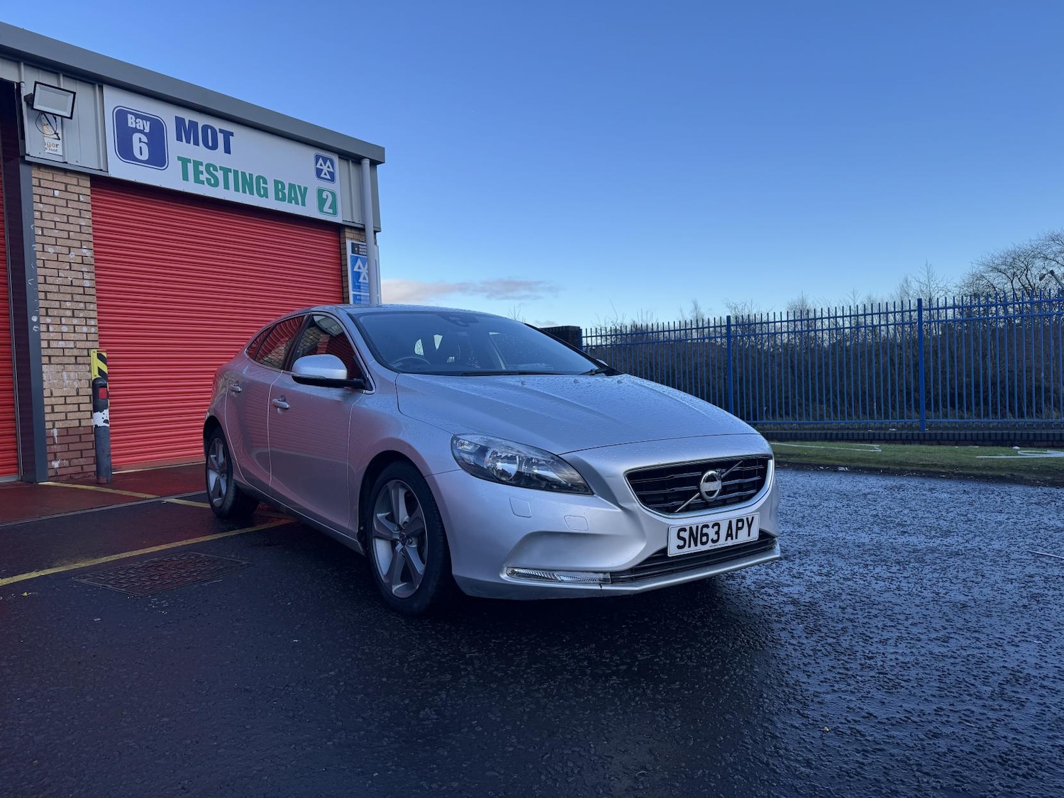 Used Volvo V40 2013 for sale - 77220470: Photo 3