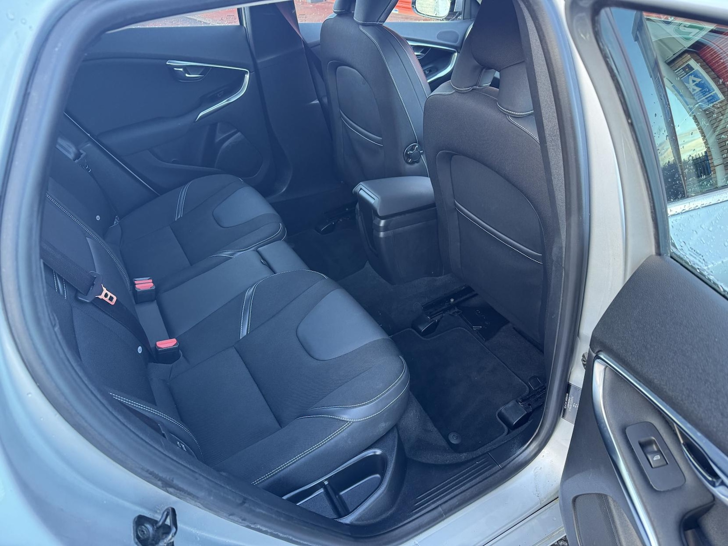 Used Volvo V40 2013 for sale - 77220470: Photo 32