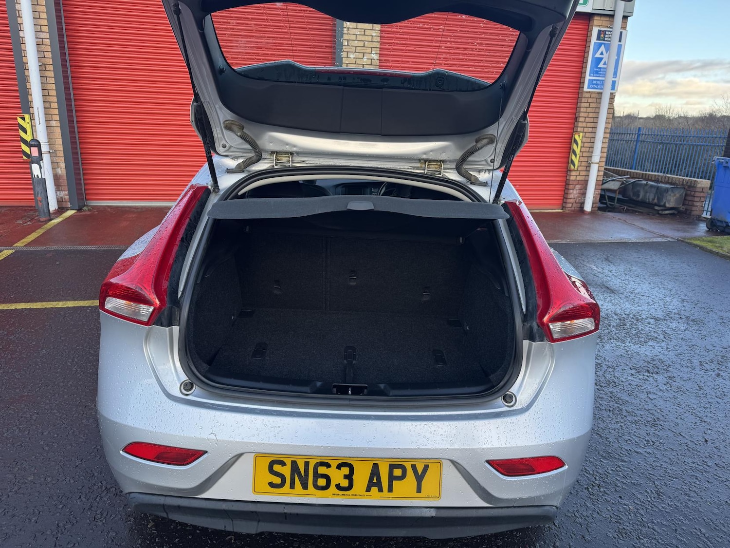 Used Volvo V40 2013 for sale - 77220470: Photo 35