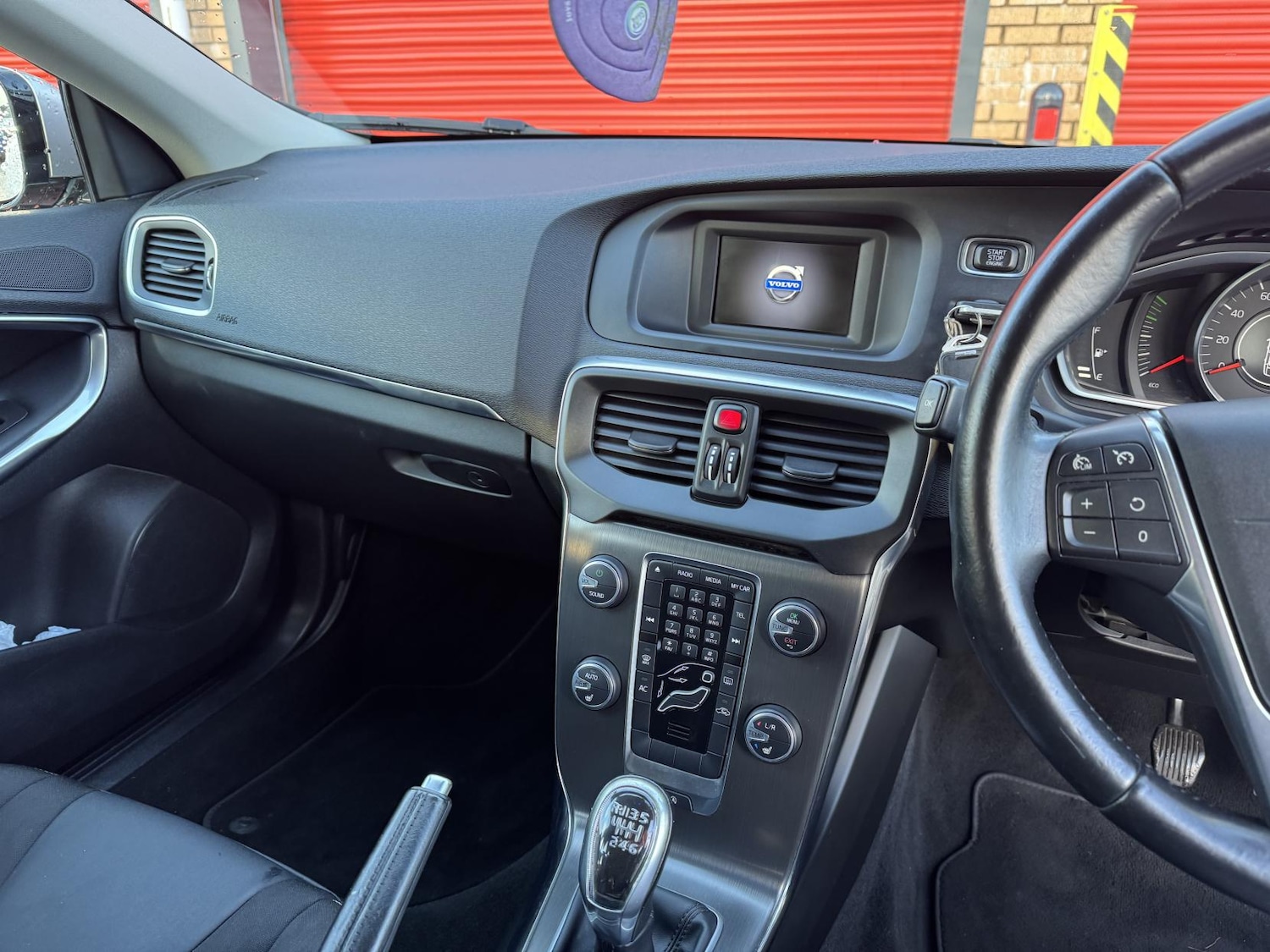 Used Volvo V40 2013 for sale - 77220470: Photo 43