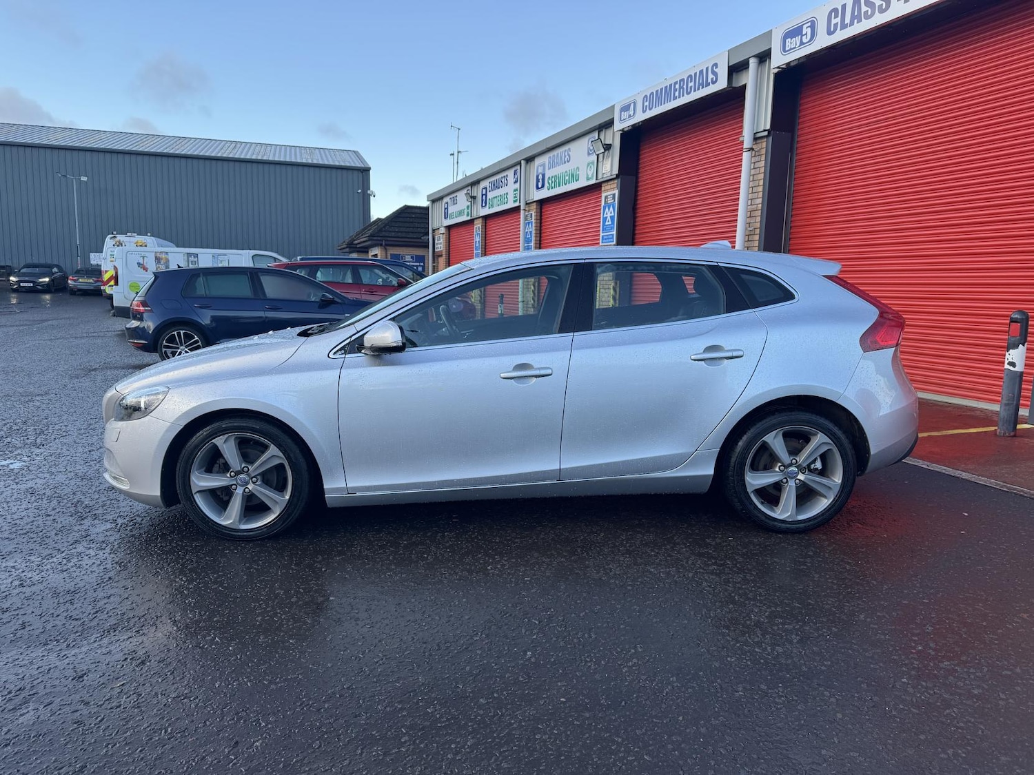 Used Volvo V40 2013 for sale - 77220470: Photo 9