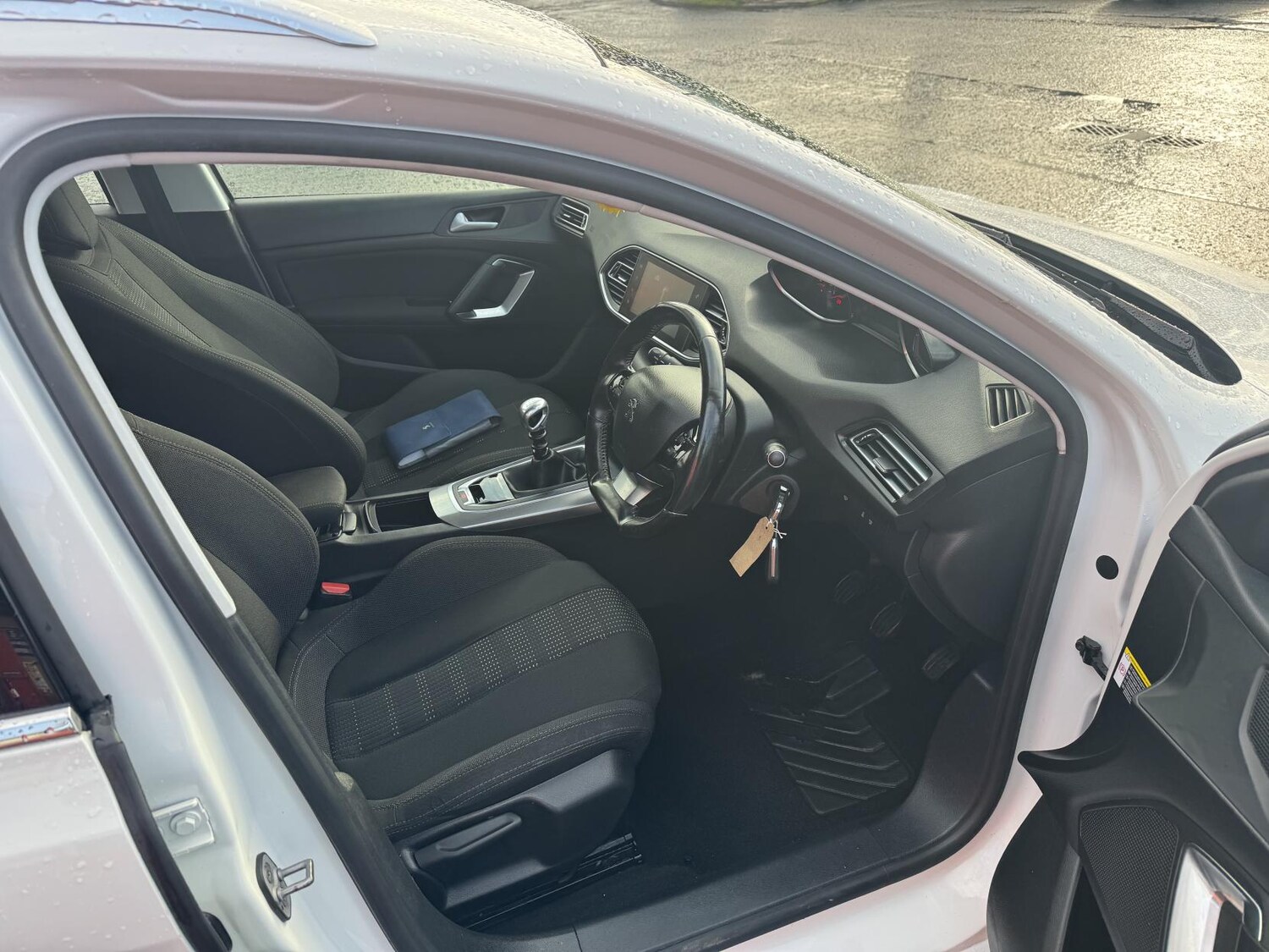 Used Peugeot 308 2015 for sale - 76438409: Photo 19