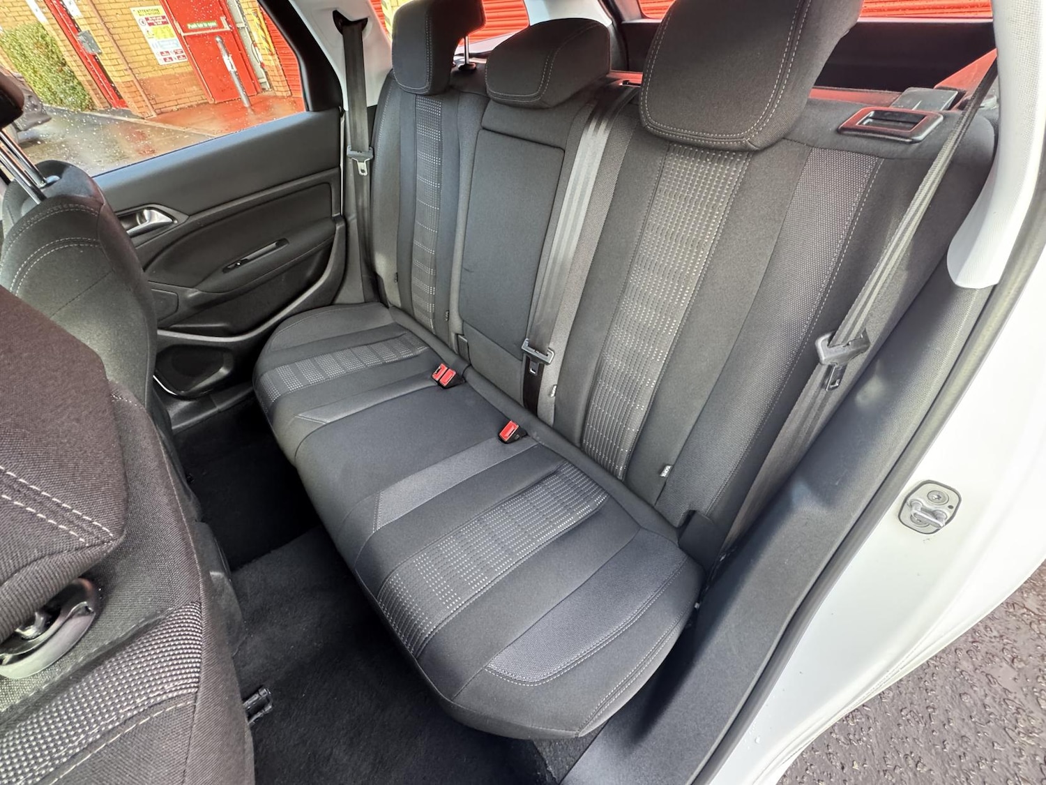 Used Peugeot 308 2015 for sale - 76438409: Photo 27