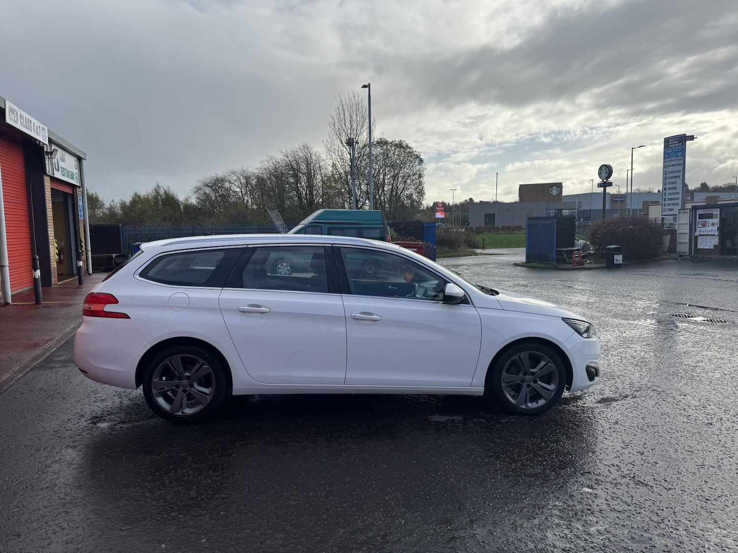 Used Peugeot 308 2015 for sale - 76438409: Photo 8