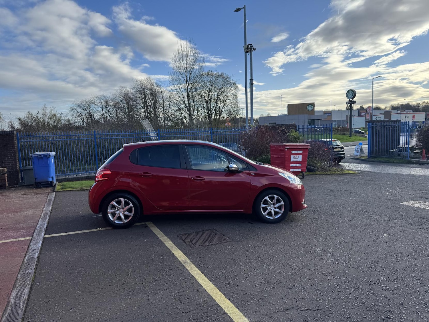 Used Peugeot 208 2014 for sale - 76606425: Photo 13