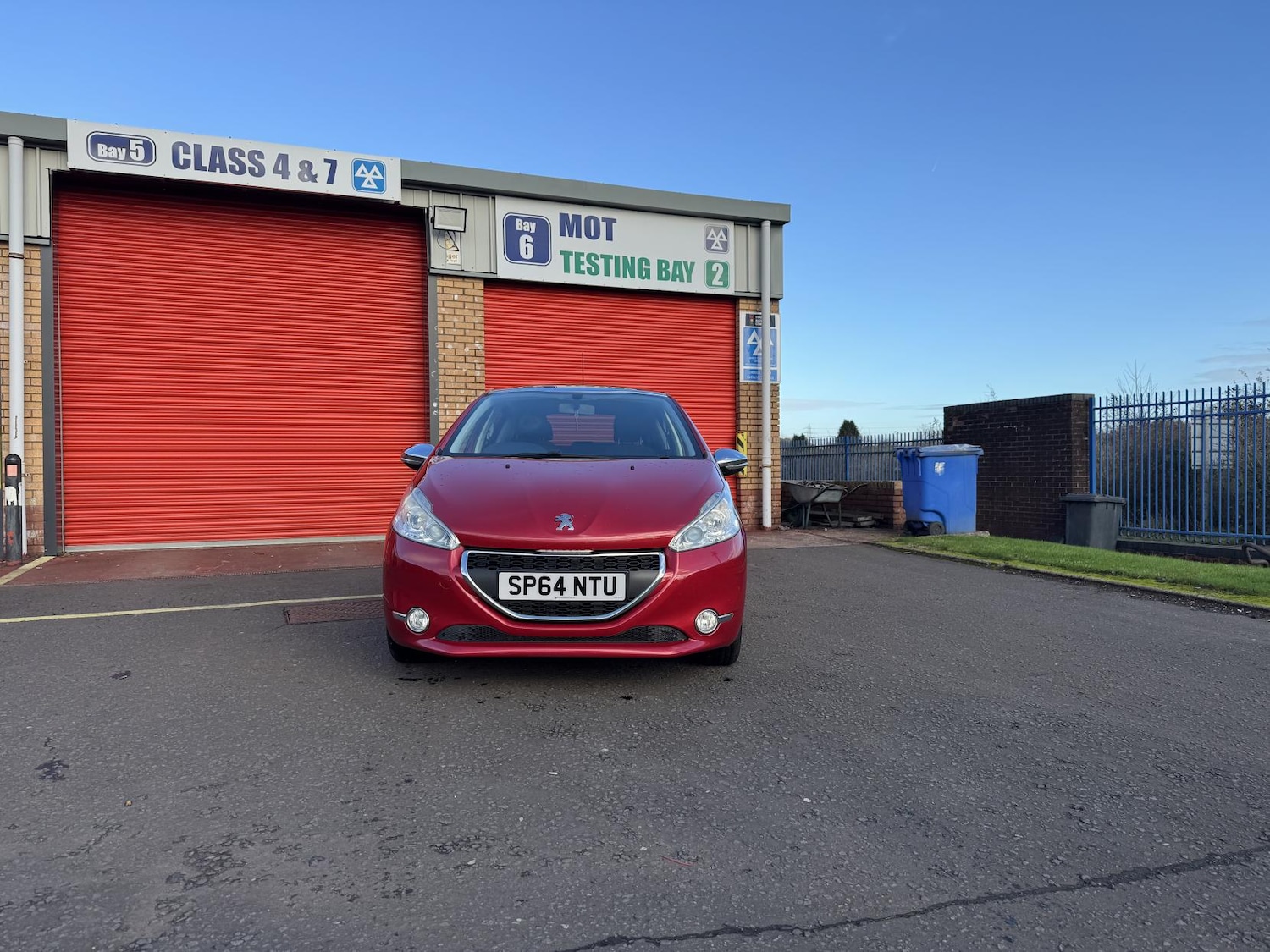 Used Peugeot 208 2014 for sale - 76606425: Photo 2