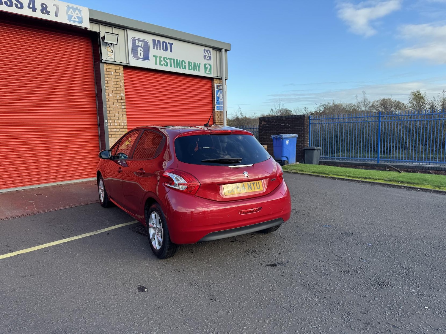 Used Peugeot 208 2014 for sale - 76606425: Photo 25