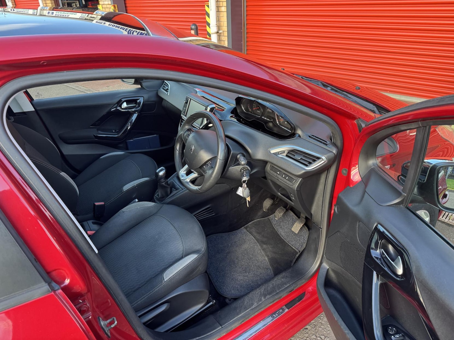 Used Peugeot 208 2014 for sale - 76606425: Photo 28