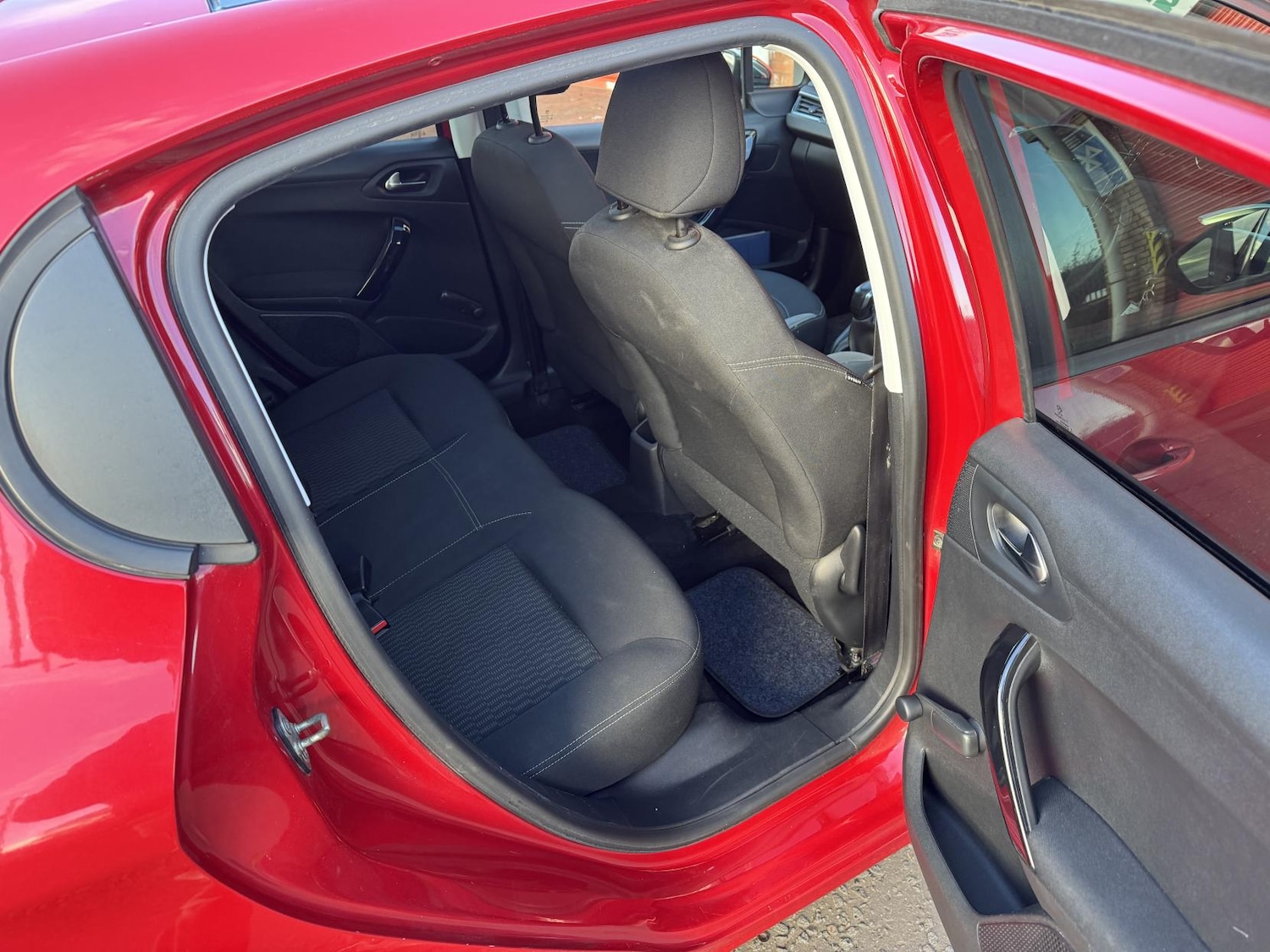 Used Peugeot 208 2014 for sale - 76606425: Photo 30