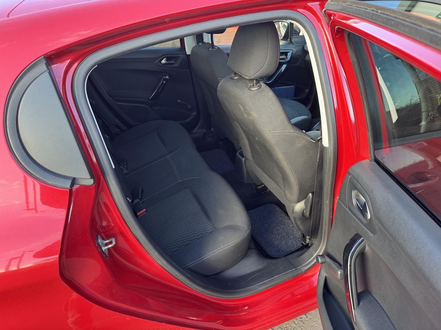 Used Peugeot 208 2014 for sale - 76606425: Photo 31