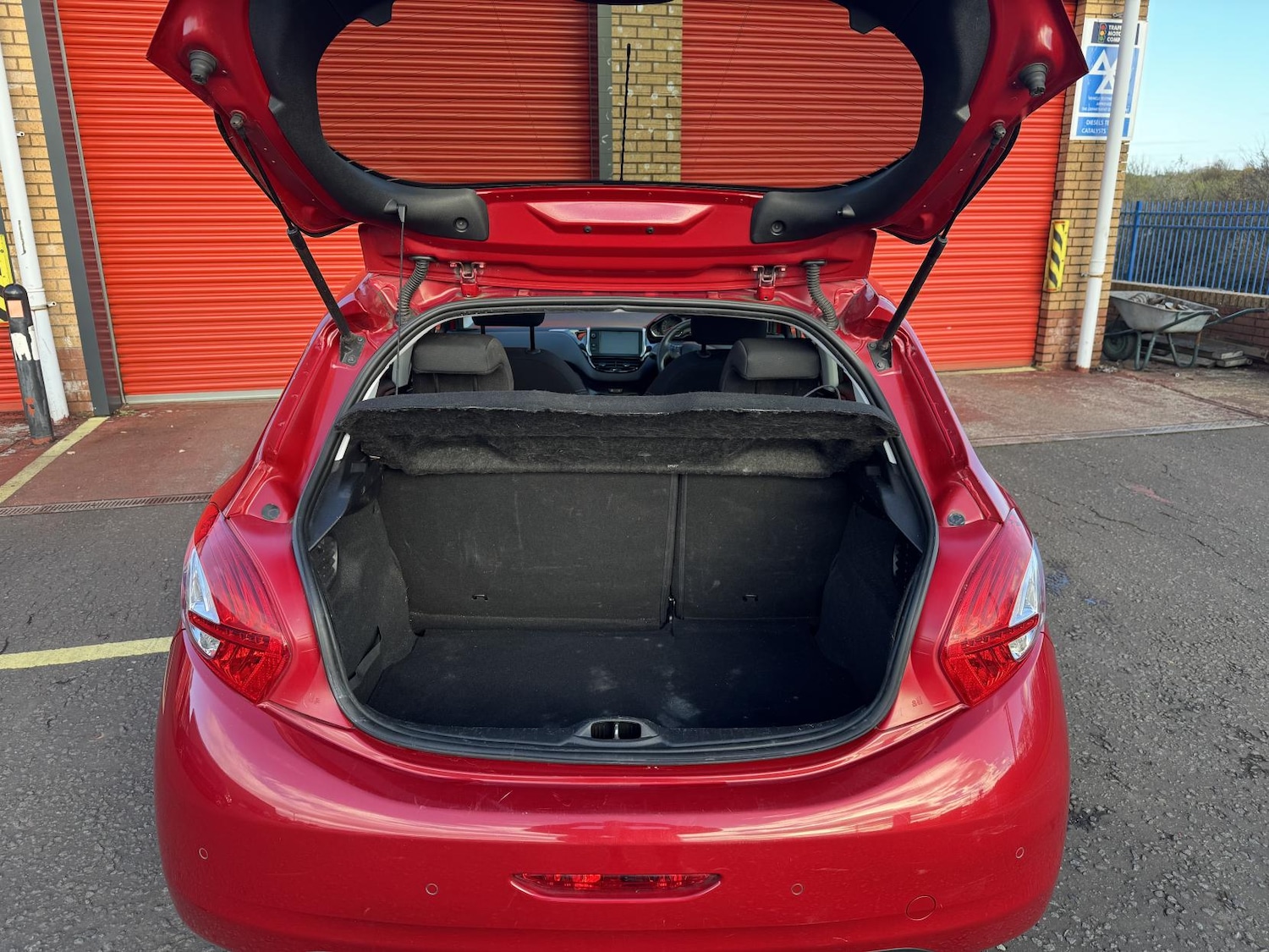 Used Peugeot 208 2014 for sale - 76606425: Photo 33