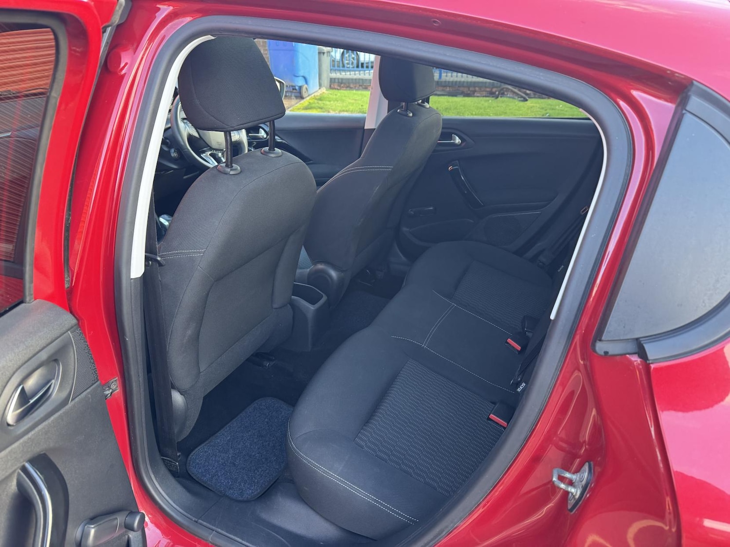 Used Peugeot 208 2014 for sale - 76606425: Photo 34