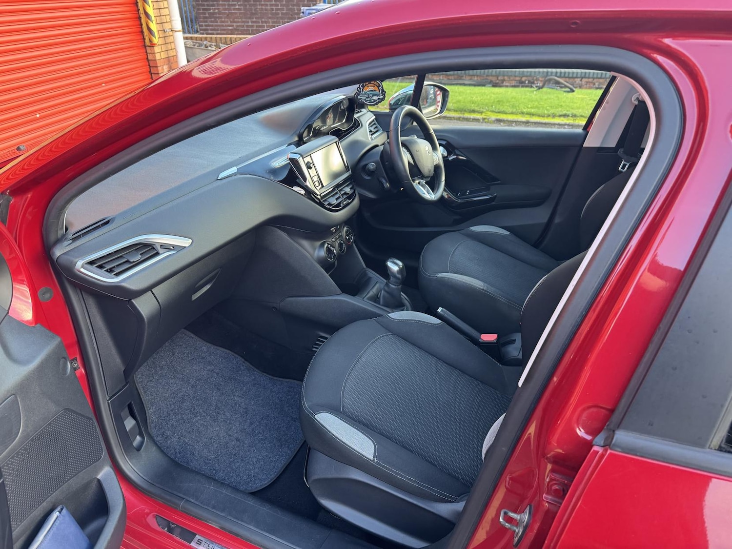 Used Peugeot 208 2014 for sale - 76606425: Photo 36