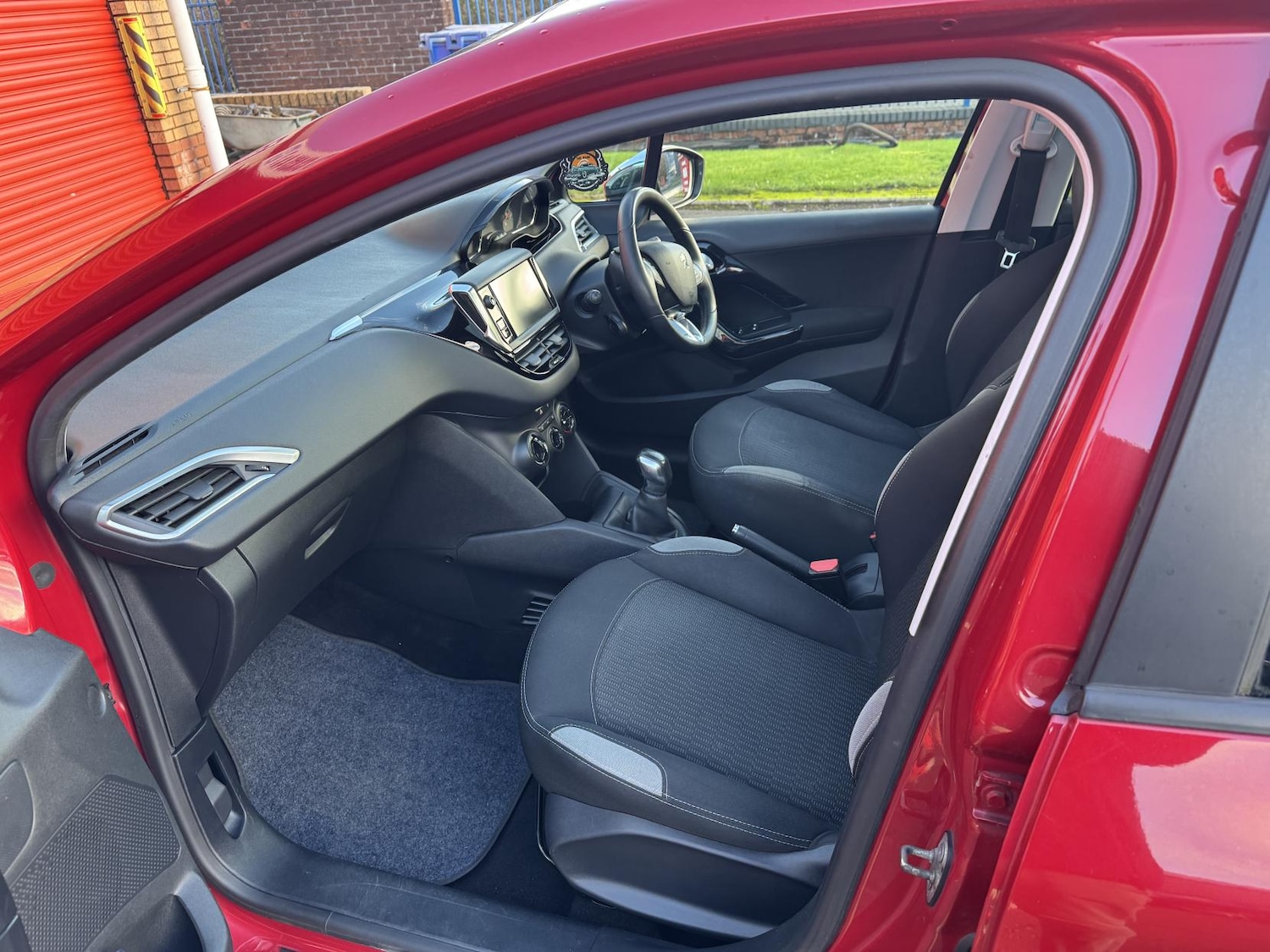 Used Peugeot 208 2014 for sale - 76606425: Photo 37