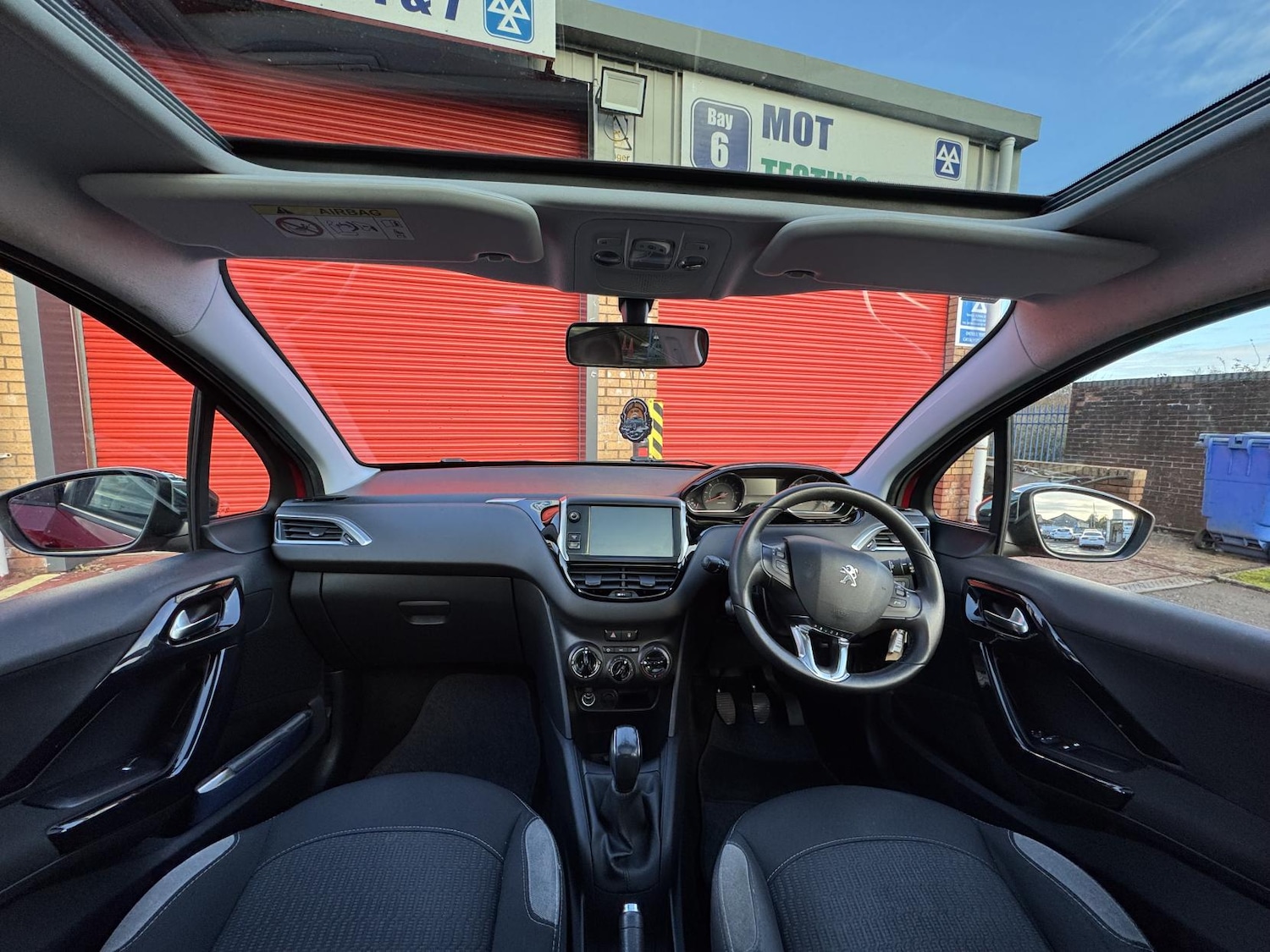 Used Peugeot 208 2014 for sale - 76606425: Photo 38