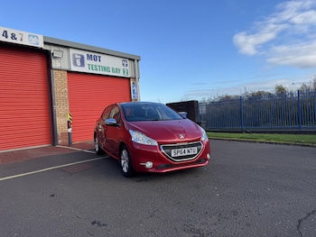 Used Peugeot 208 2014 for sale - 76606425: Photo