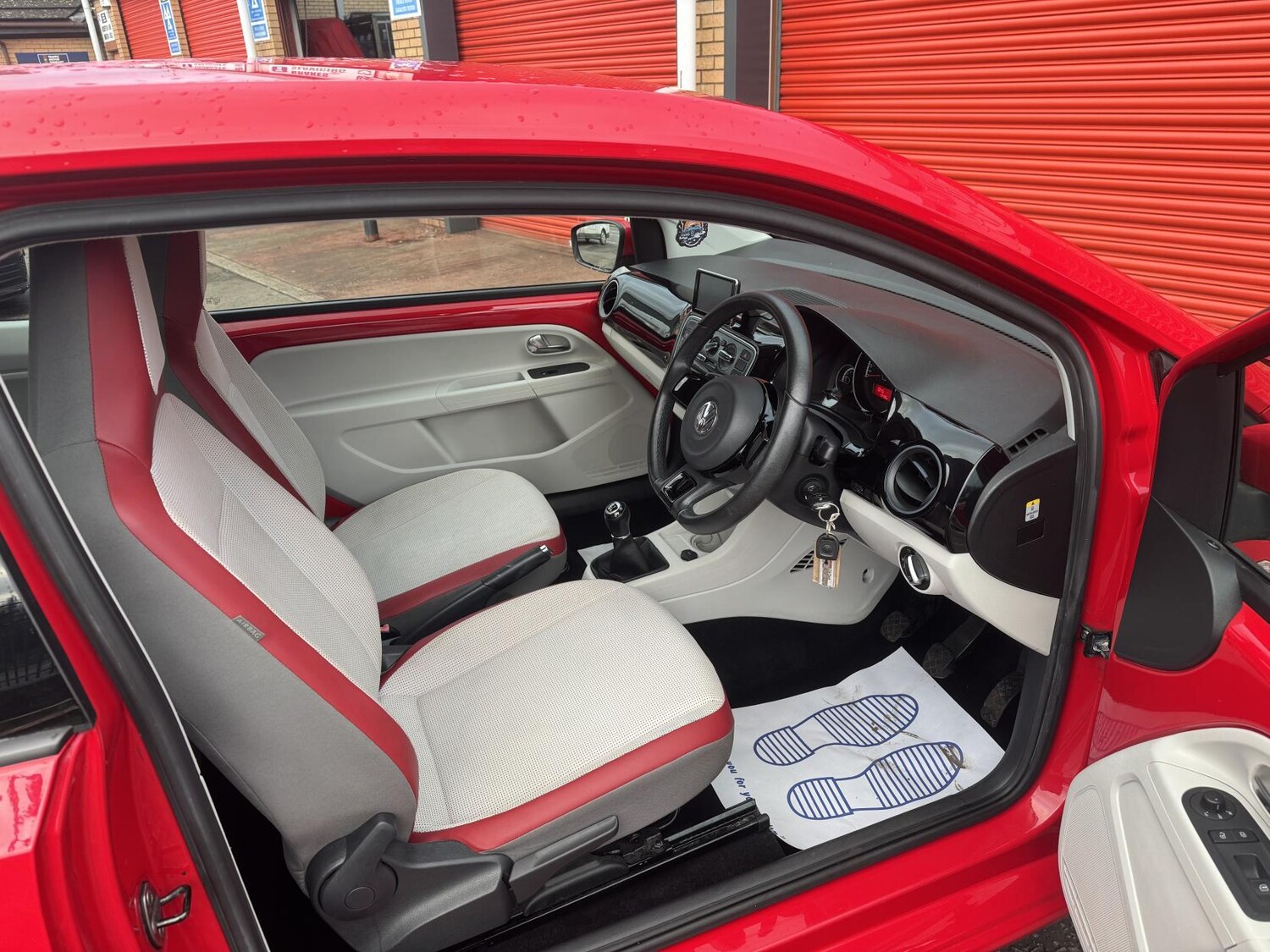 Used Volkswagen up! 2013 for sale - 77476660: Photo 28