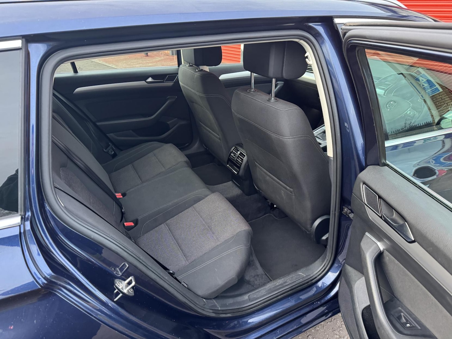 Used Volkswagen Passat 2015 for sale - 76664890: Photo 32