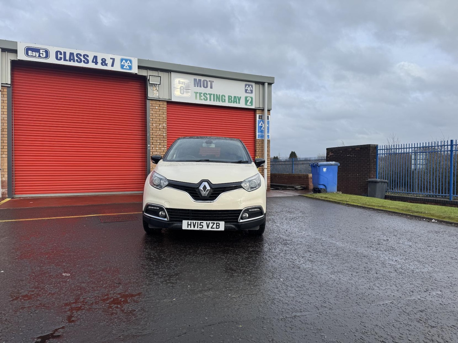 Used Renault Captur 2015 for sale - 77409923: Photo 2