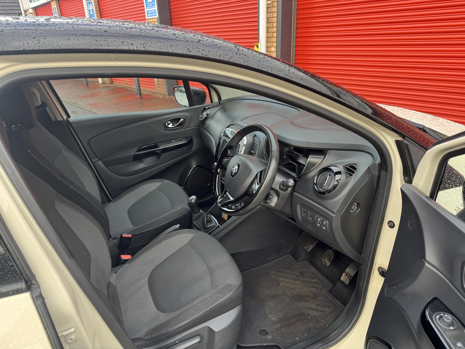 Used Renault Captur 2015 for sale - 77409923: Photo 28