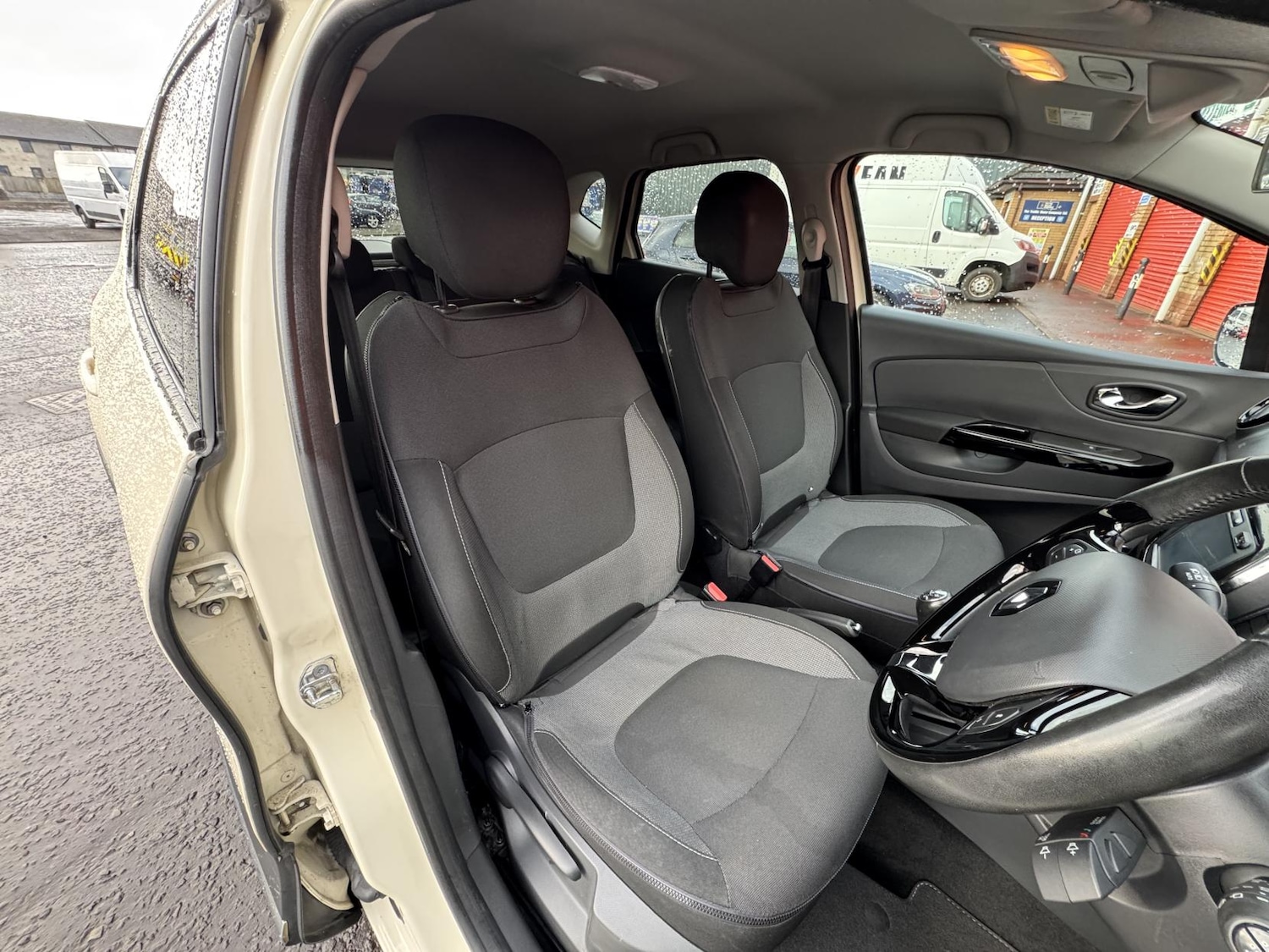 Used Renault Captur 2015 for sale - 77409923: Photo 29