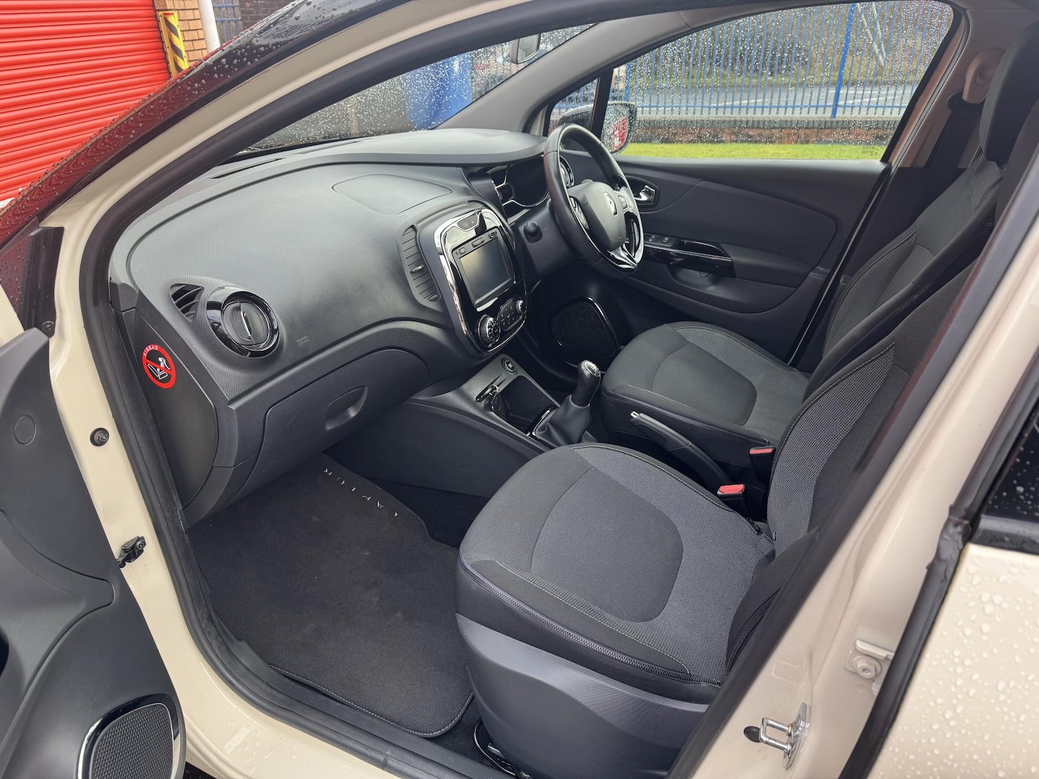 Used Renault Captur 2015 for sale - 77409923: Photo 38