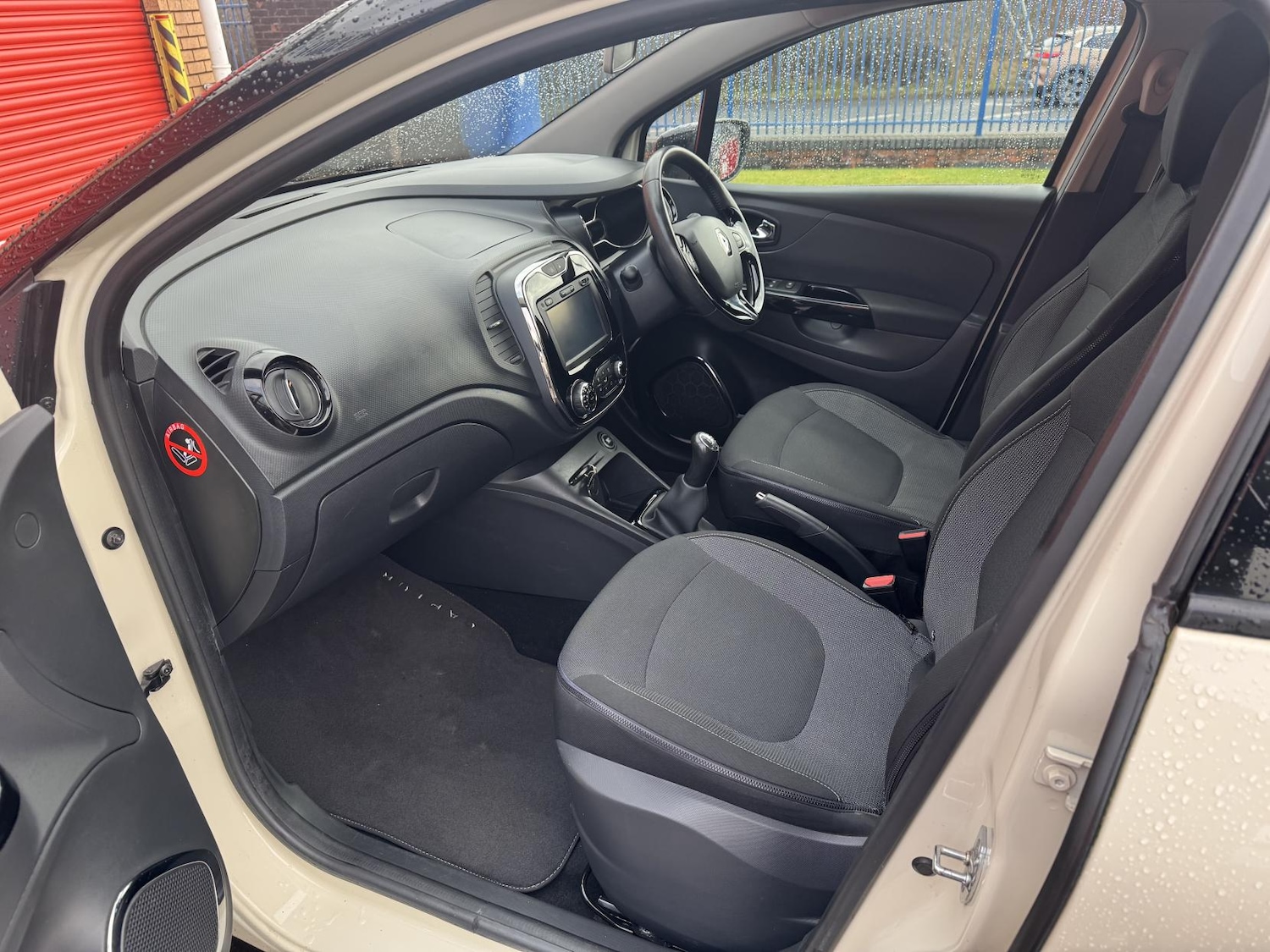 Used Renault Captur 2015 for sale - 77409923: Photo 39