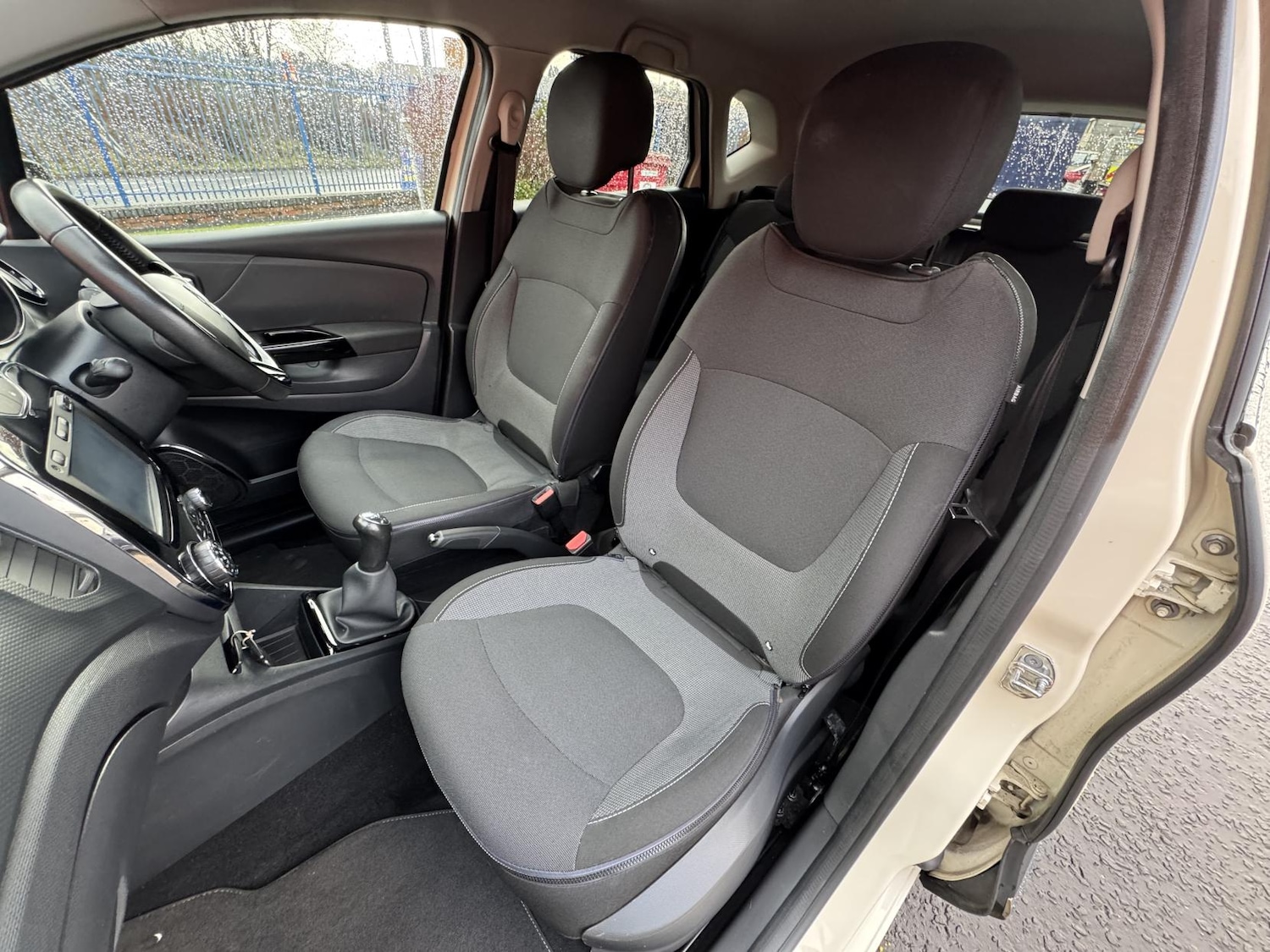 Used Renault Captur 2015 for sale - 77409923: Photo 40