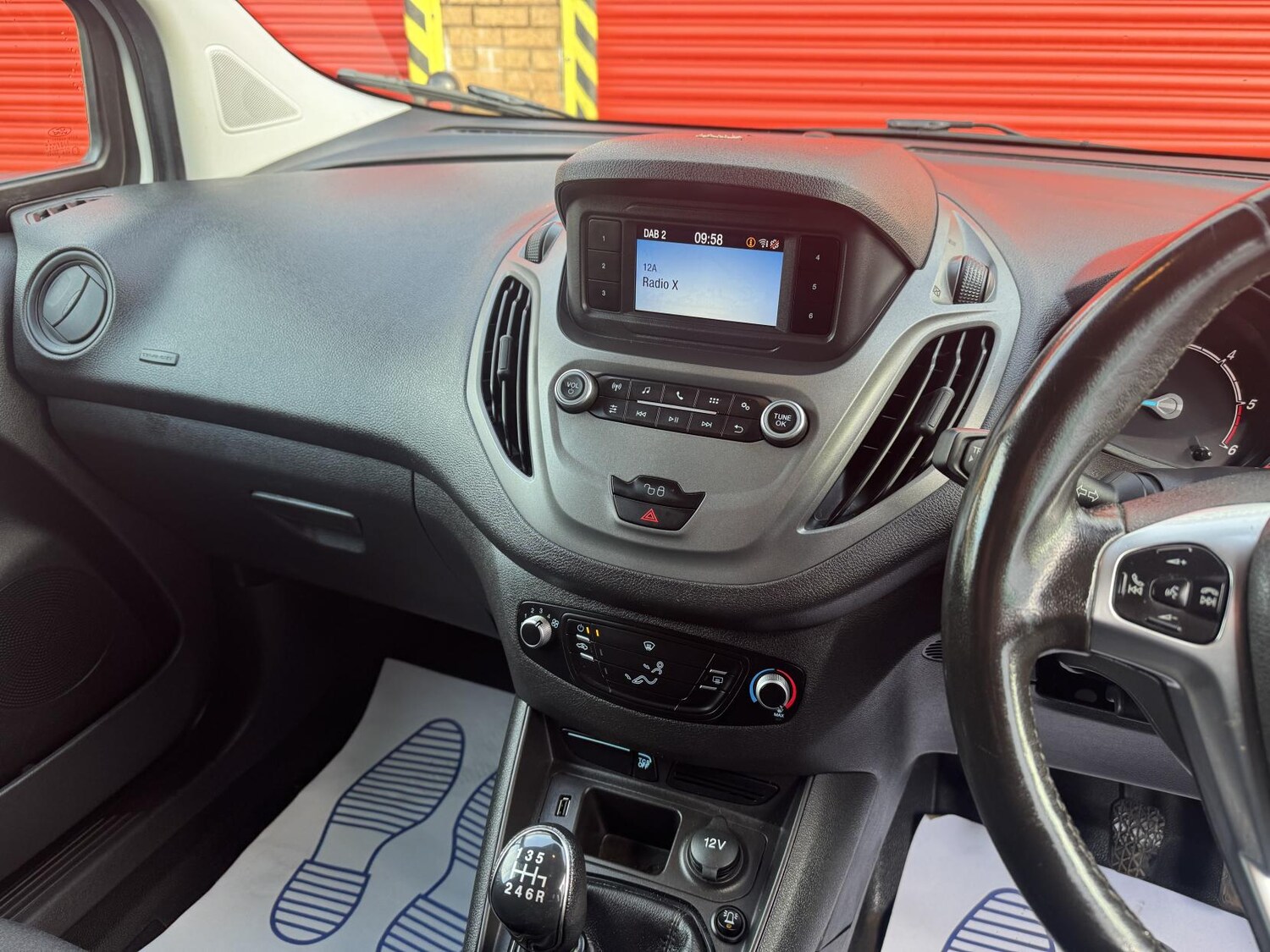 Used Ford Transit Courier 2018 for sale - 77675623: Photo 42