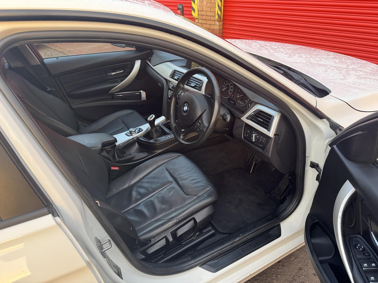 Used BMW 3 Series 2016 for sale - 77160800: Photo 29