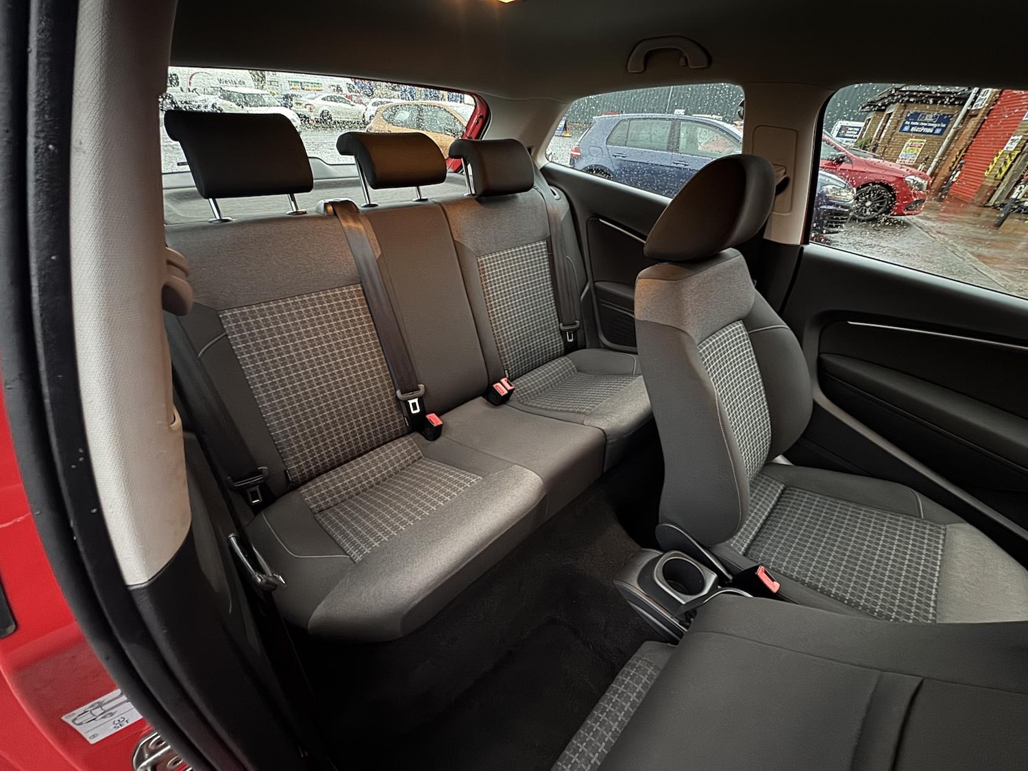 Used Volkswagen Polo 2014 for sale - 76979776: Photo 32