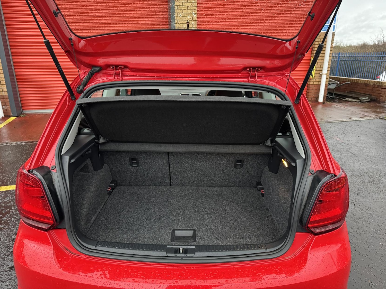 Used Volkswagen Polo 2014 for sale - 76979776: Photo 33