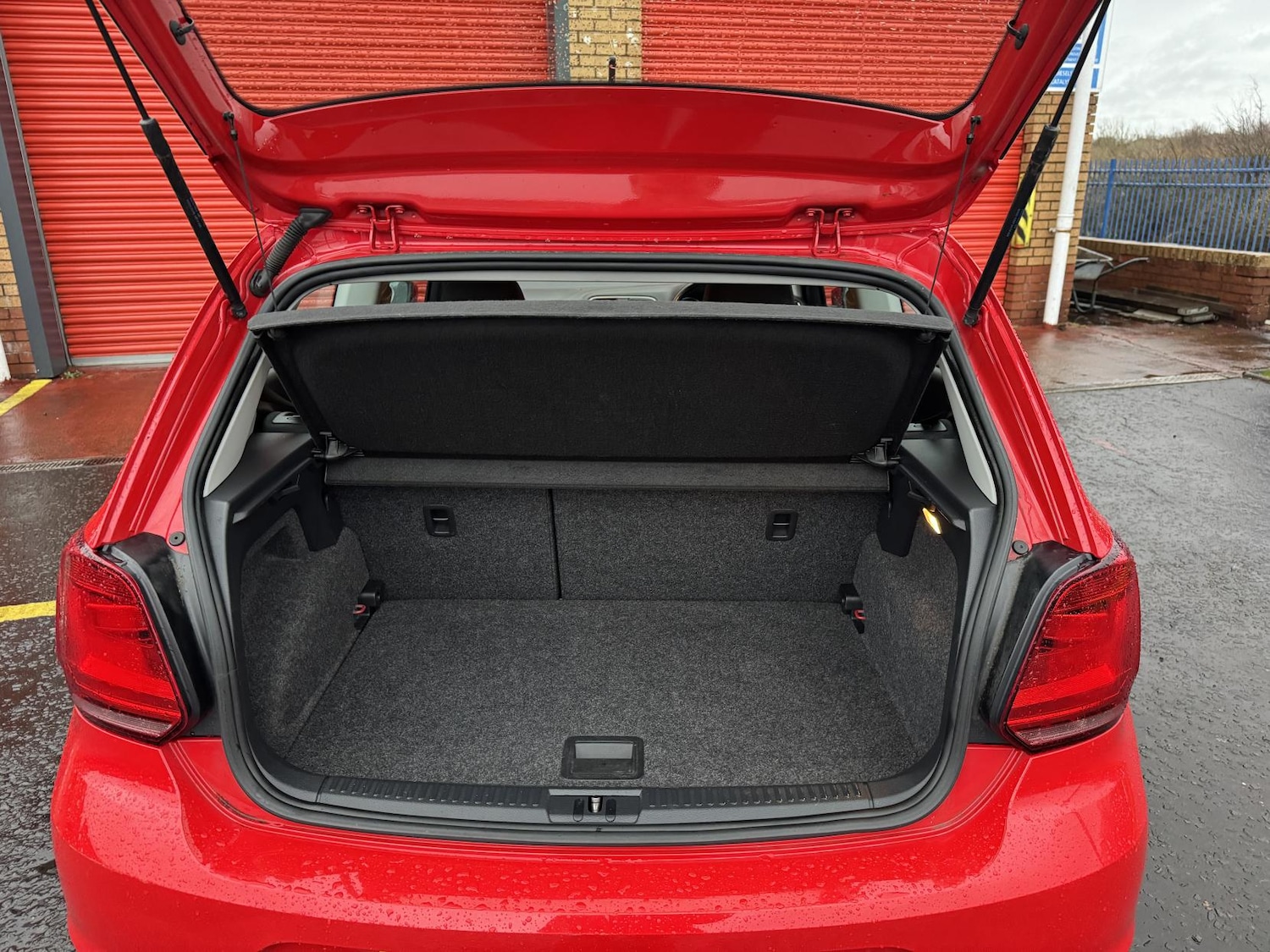 Used Volkswagen Polo 2014 for sale - 76979776: Photo 34