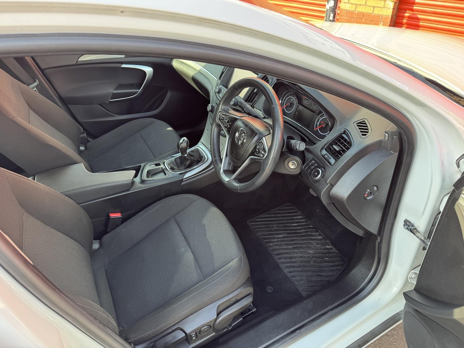 Used Vauxhall Insignia 2015 for sale - 77977379: Photo 28