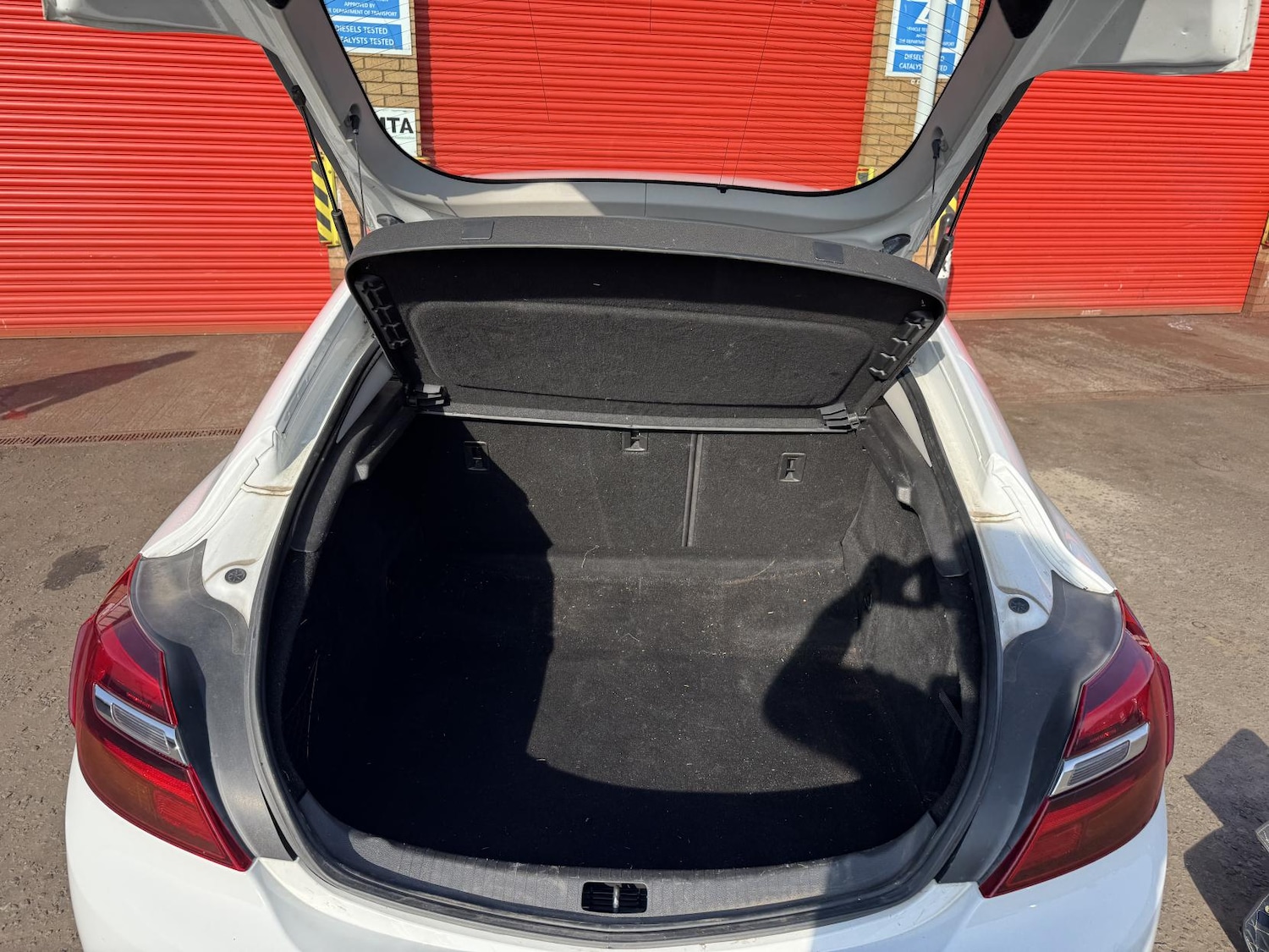 Used Vauxhall Insignia 2015 for sale - 77977379: Photo 34