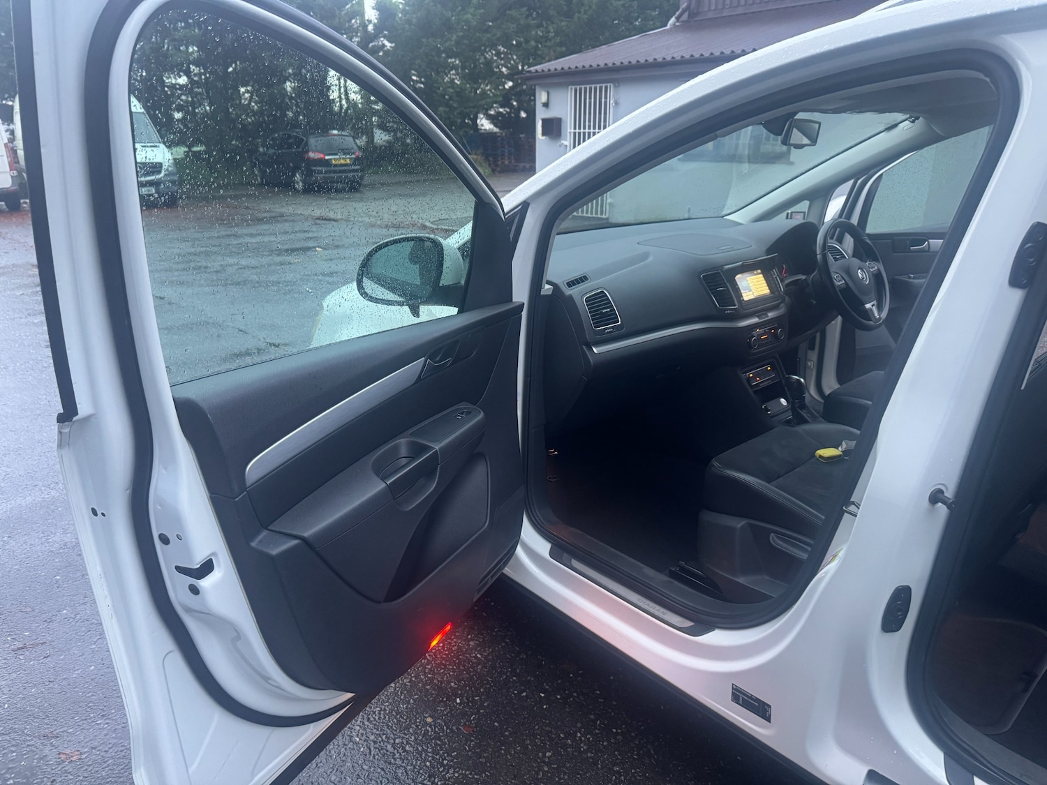 Used Volkswagen Sharan 2012 for sale - 76663706: Photo 20