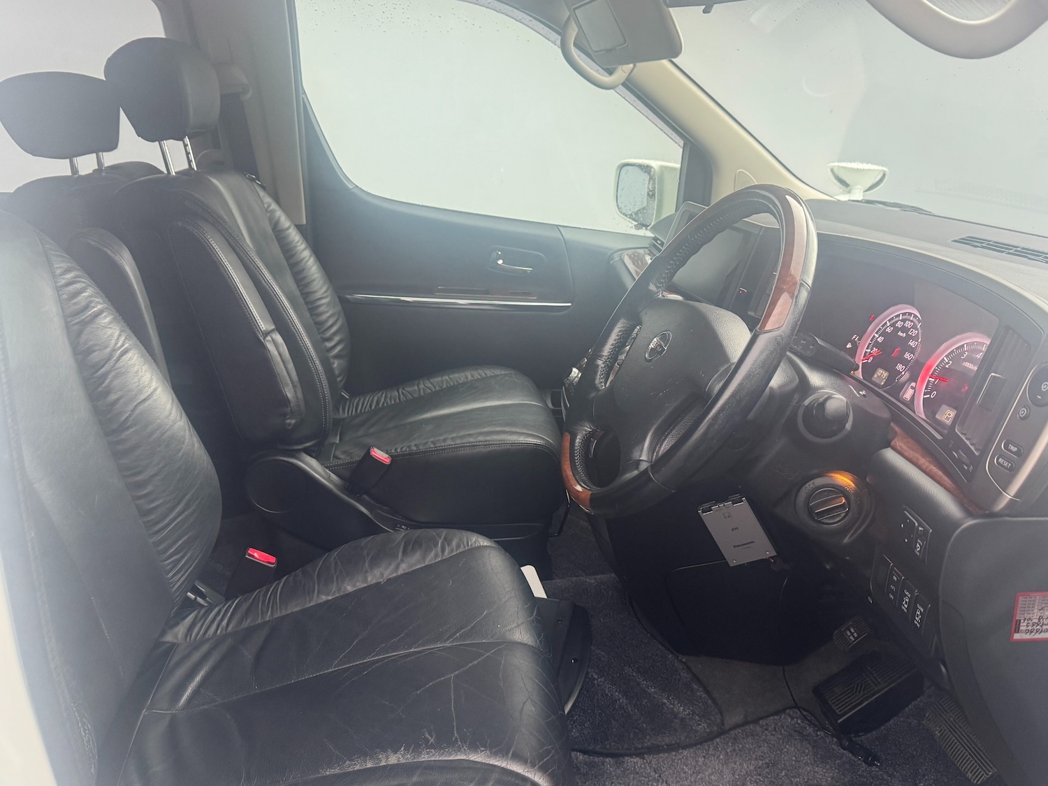 Used Nissan Elgrand for sale - 75918808: Photo 11