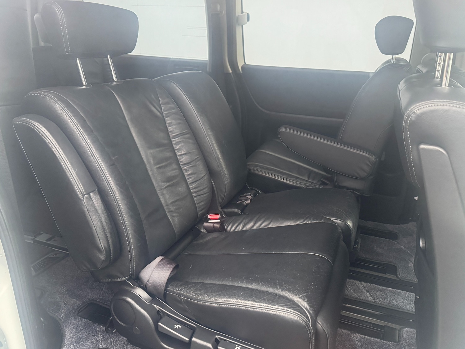 Used Nissan Elgrand for sale - 75918808: Photo 12