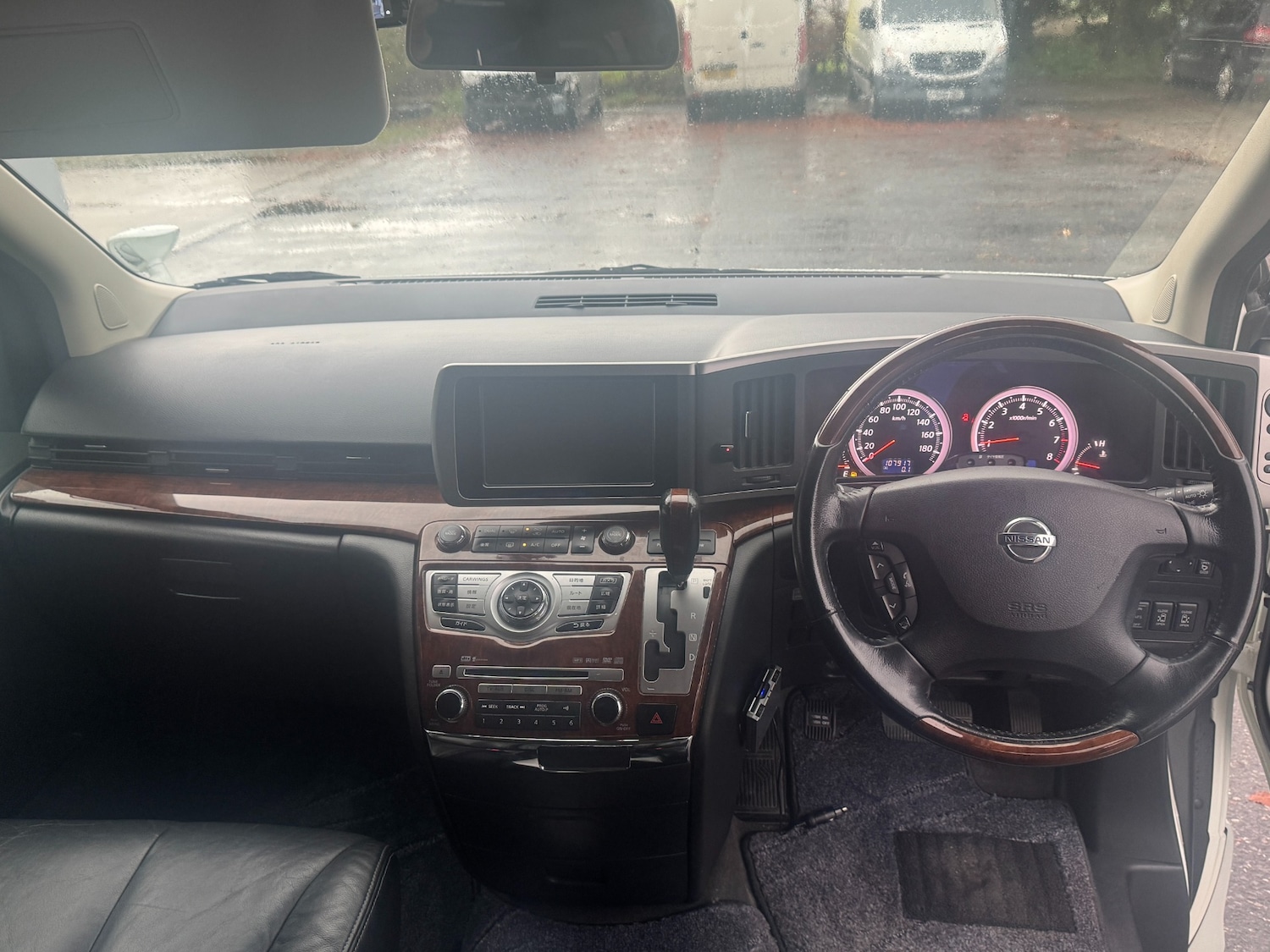 Used Nissan Elgrand for sale - 75918808: Photo 13