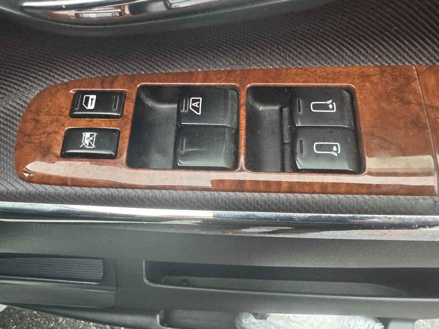 Used Nissan Elgrand for sale - 75918808: Photo 14