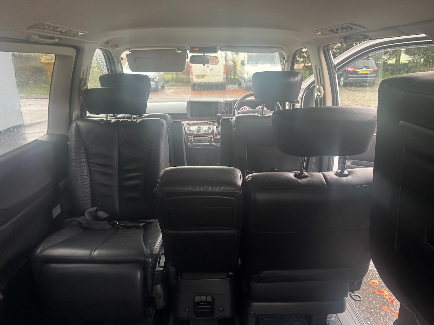 Used Nissan Elgrand for sale - 75918808: Photo 18