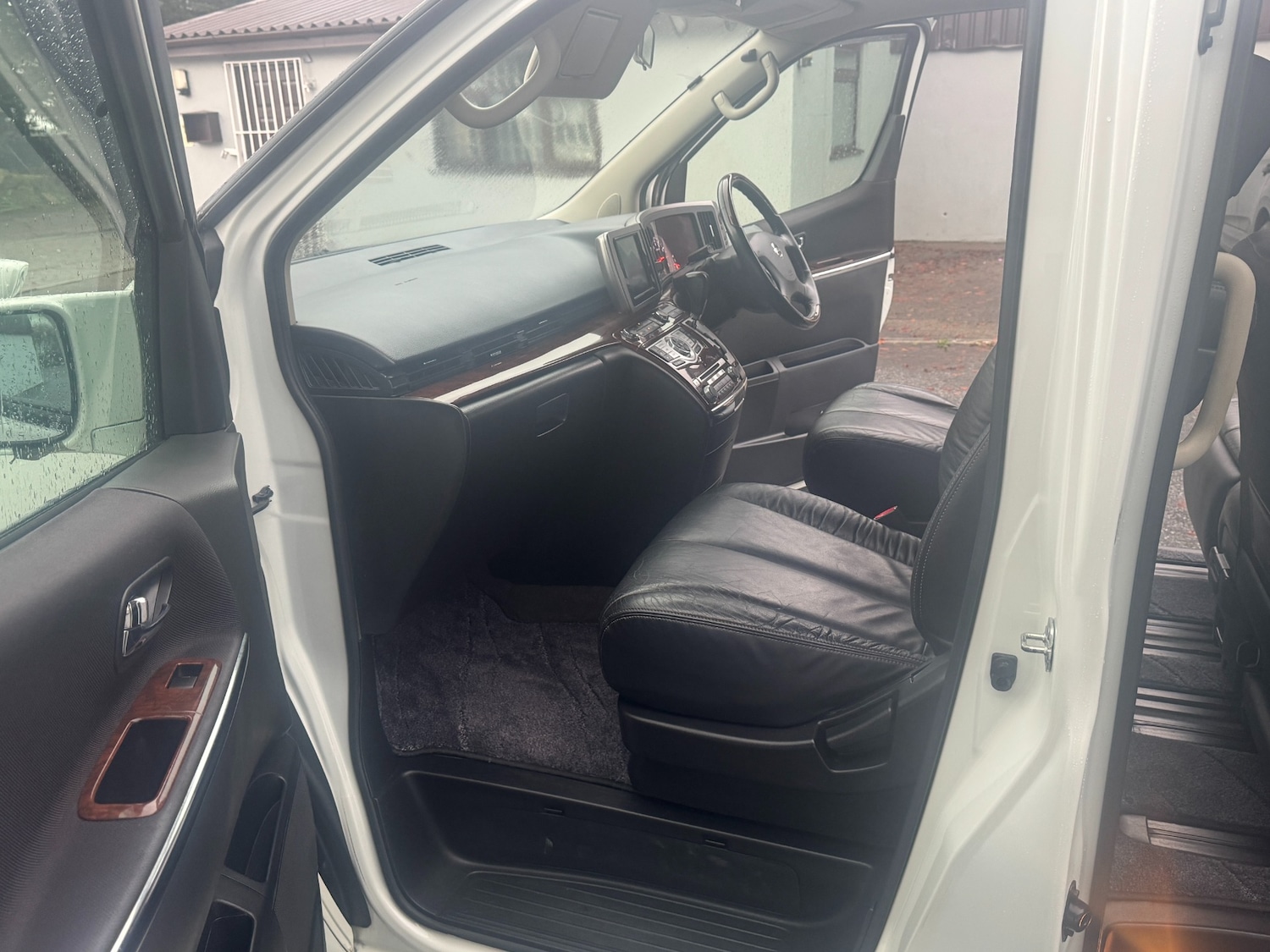 Used Nissan Elgrand for sale - 75918808: Photo 20